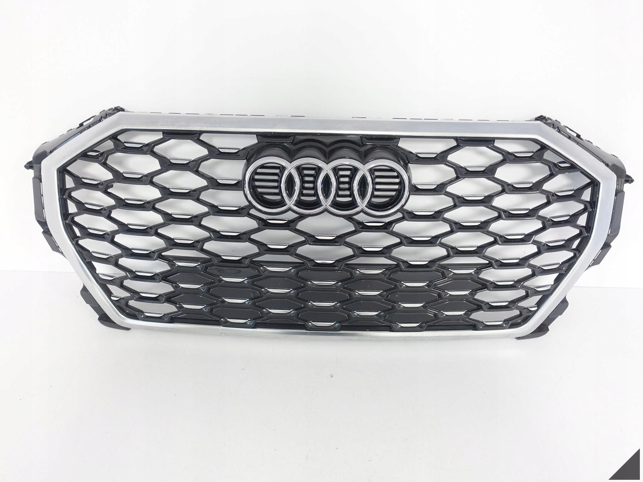 AUDI Q3 II F3 83F S-LINE 18- GRILL ATRAPA KRATKA W ZDERZAK AUDI Q3 II F3 83F S-LINE 18- GRILL ATRAPA KRATKA W ZDERZAK