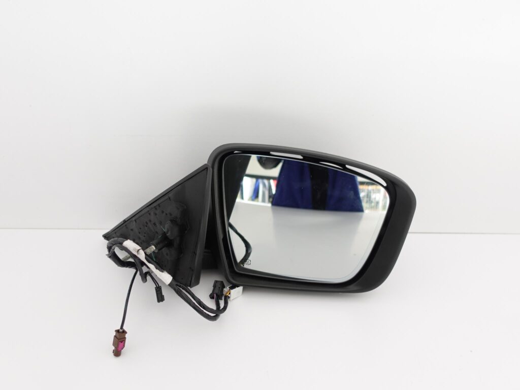 MASERATI LEVANTE LUSTERKO PRAWE 9+8PIN+KAMERA