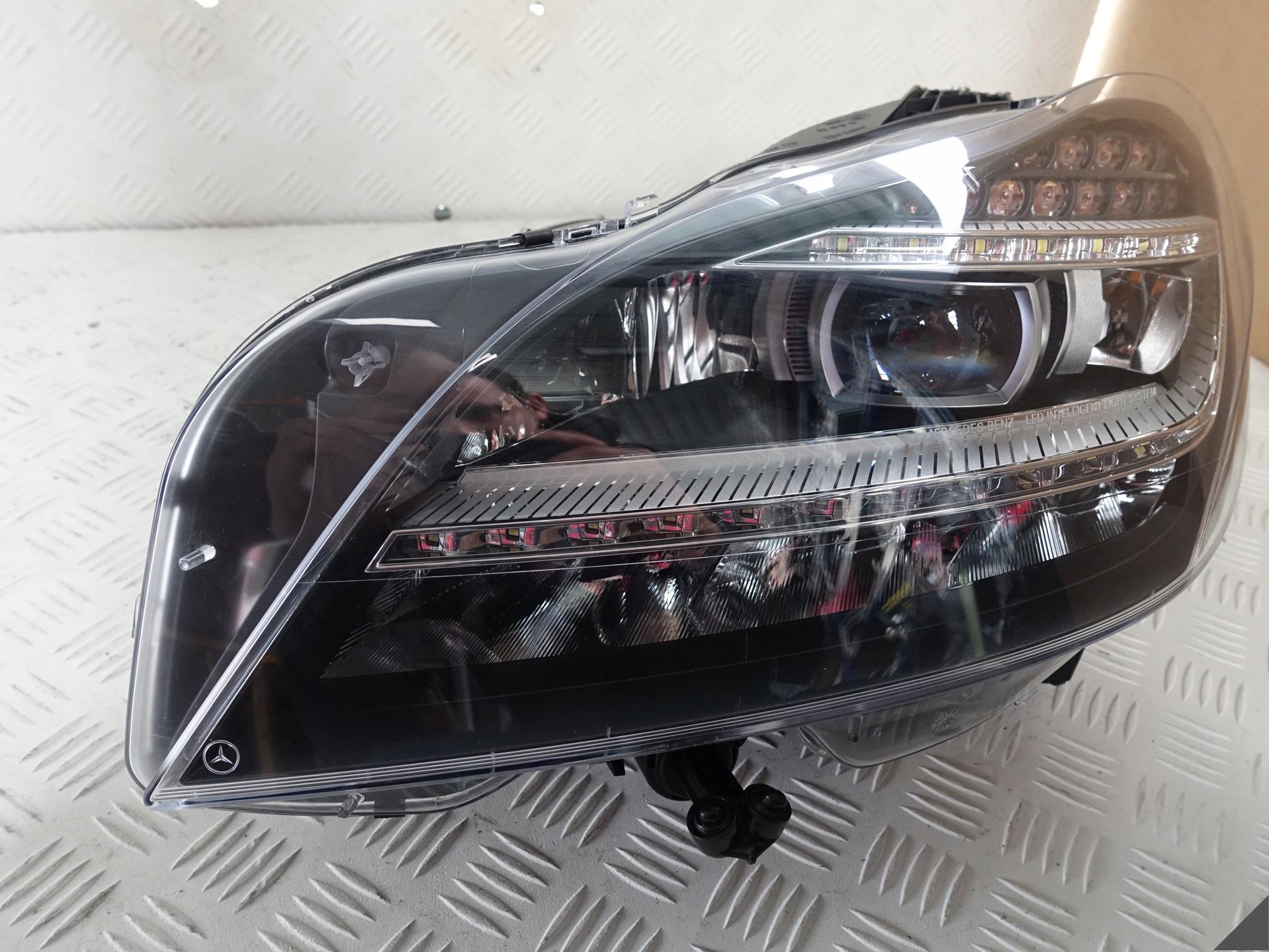 MERCEDES CLS 218 10-14 ILS FULL LED LEWA KOMPLETNA LAMPA MERCEDES CLS 218 10-14 ILS FULL LED LEWA KOMPLETNA LAMPA - obrazek 2