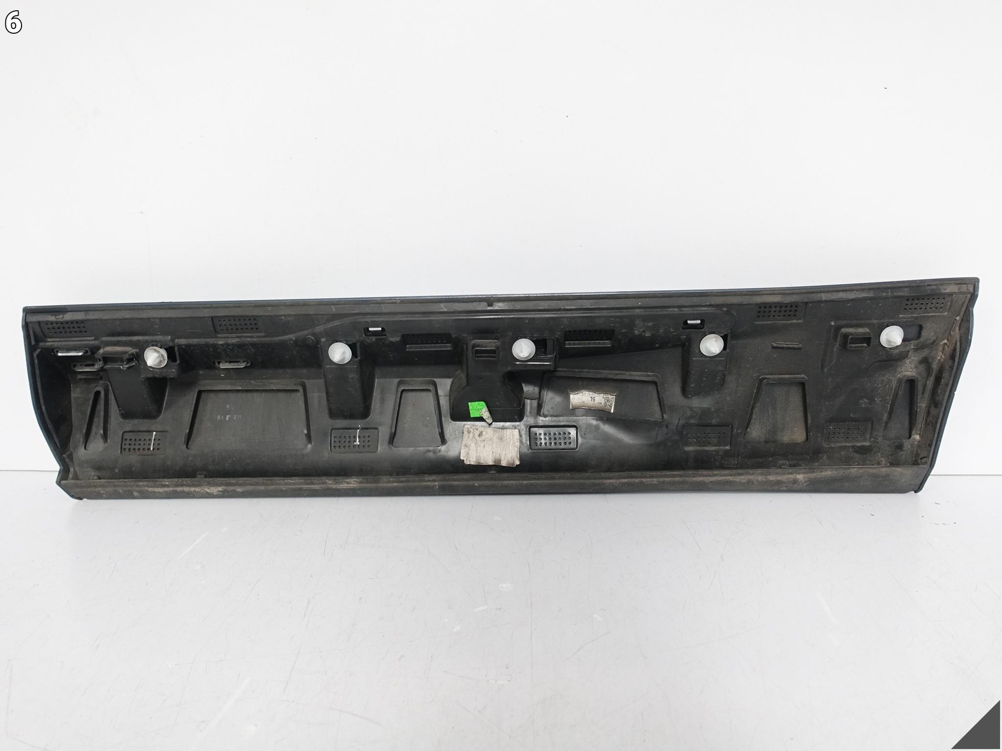 VOLVO XC60 II V426 RECHARGE 18-21 DOLNA LISTWA NAKŁADKA NA DRZWI PRAWA TYŁ VOLVO XC60 II V426 RECHARGE 18-21 DOLNA LISTWA NAKŁADKA NA DRZWI PRAWA TYŁ - obrazek 7