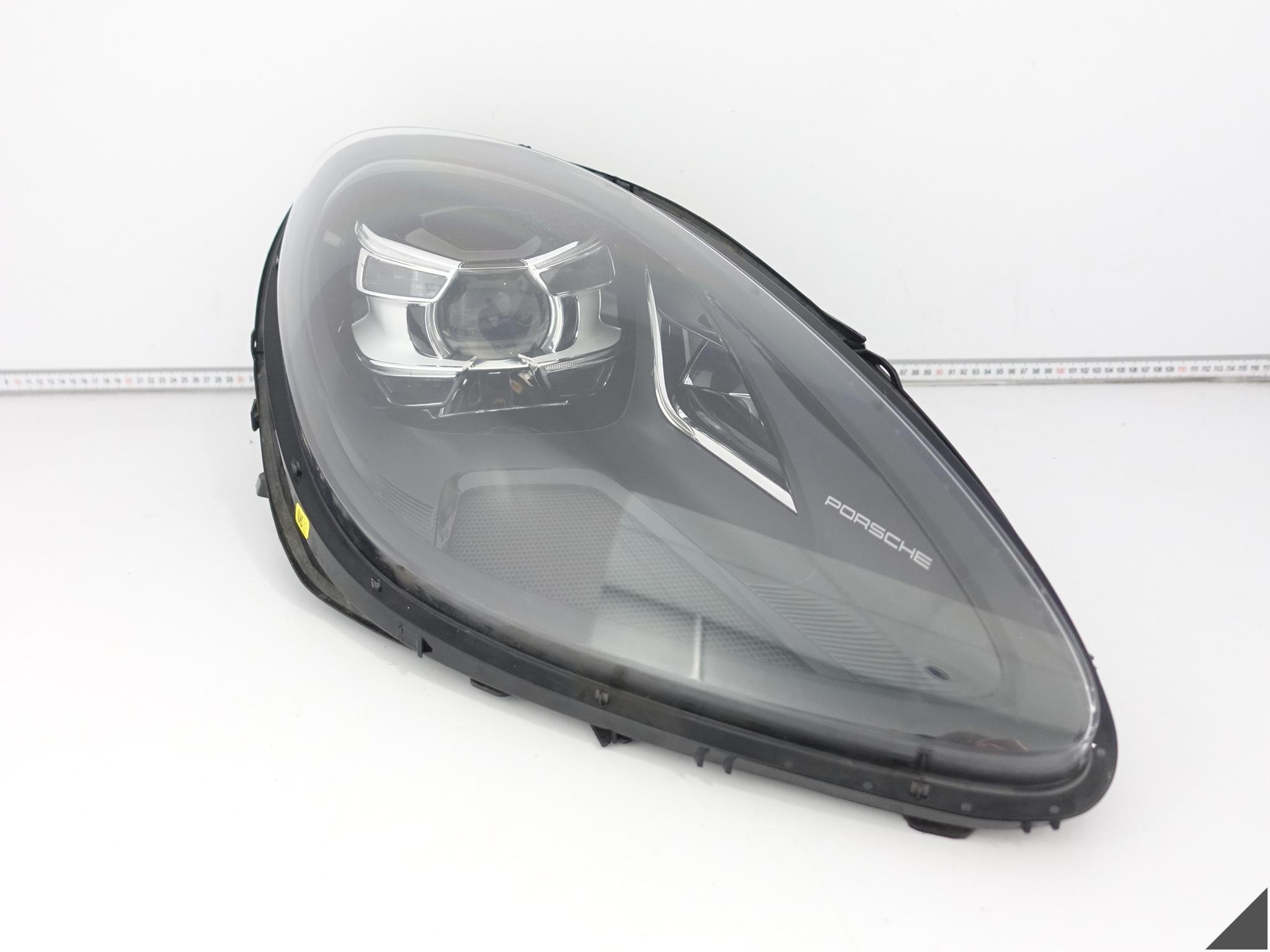 PORSCHE MACAN 95B LIFT 18-22 PDLS FULL LED LAMPA PRAWA PRZÓD EUROPA *010AP* PORSCHE MACAN 95B LIFT 18-22 PDLS FULL LED LAMPA PRAWA PRZÓD EUROPA *010AP*