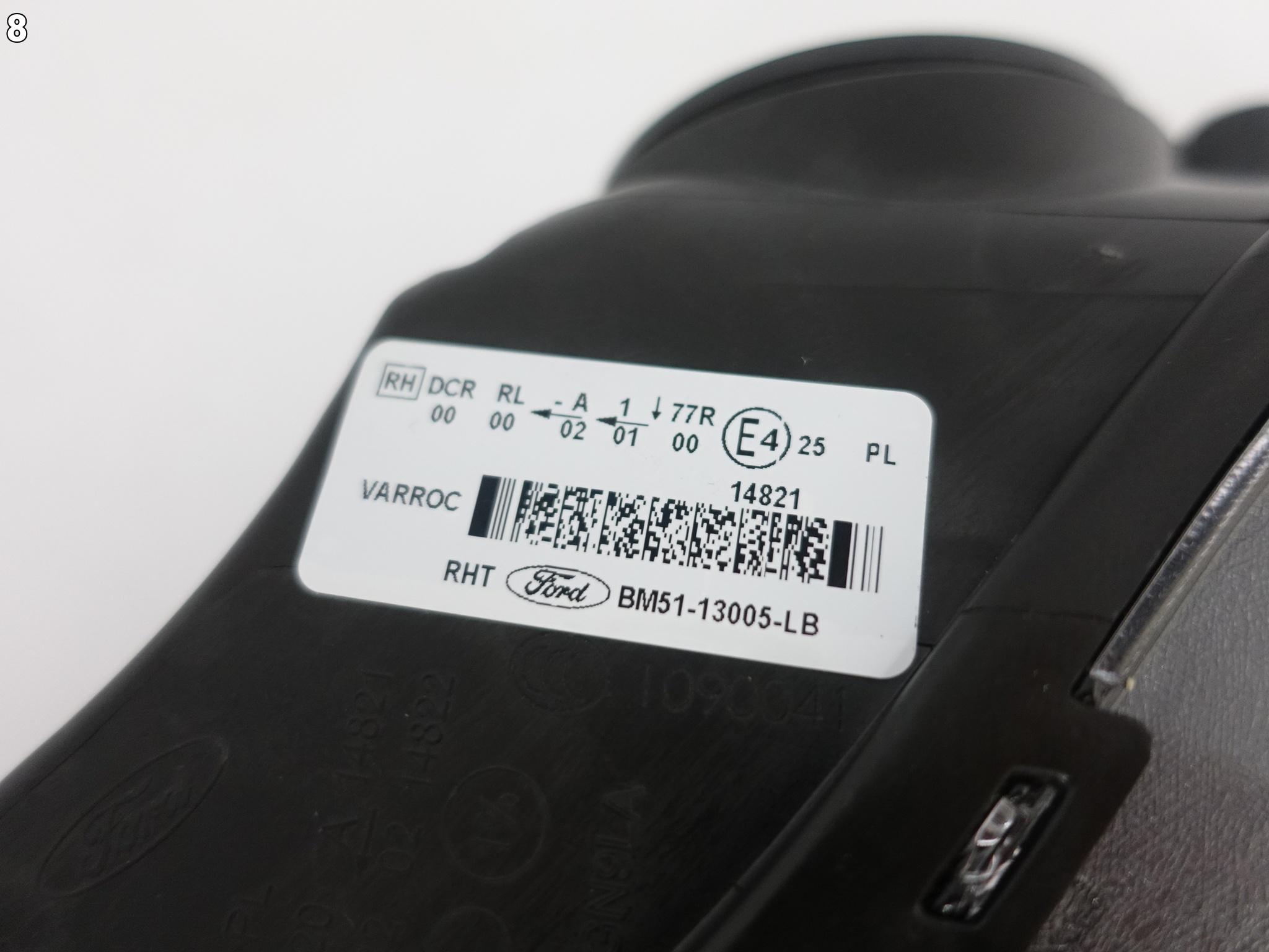 FORD FOCUS MK3 III ST 10-14 LAMPA XENON + LED PRAWA PRZÓD EUROPA CZARNA FORD FOCUS MK3 III ST 10-14 LAMPA XENON + LED PRAWA PRZÓD EUROPA CZARNA - obrazek 9