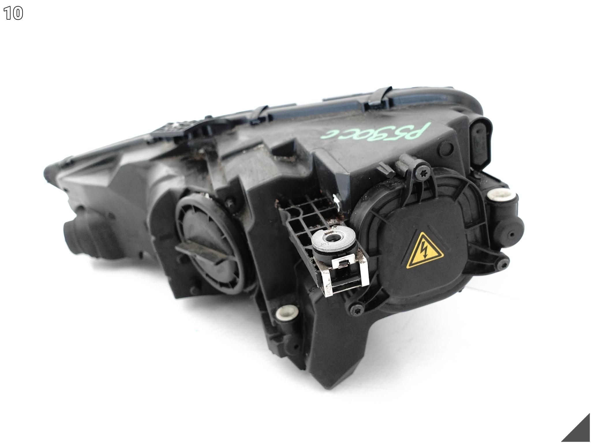 AUDI A4 S4 8W0 B9 15-19 LAMPA XENON + LED PRAWA PRZÓD EUROPA B.ŁADNA AUDI A4 S4 8W0 B9 15-19 LAMPA XENON + LED PRAWA PRZÓD EUROPA B.ŁADNA - obrazek 11