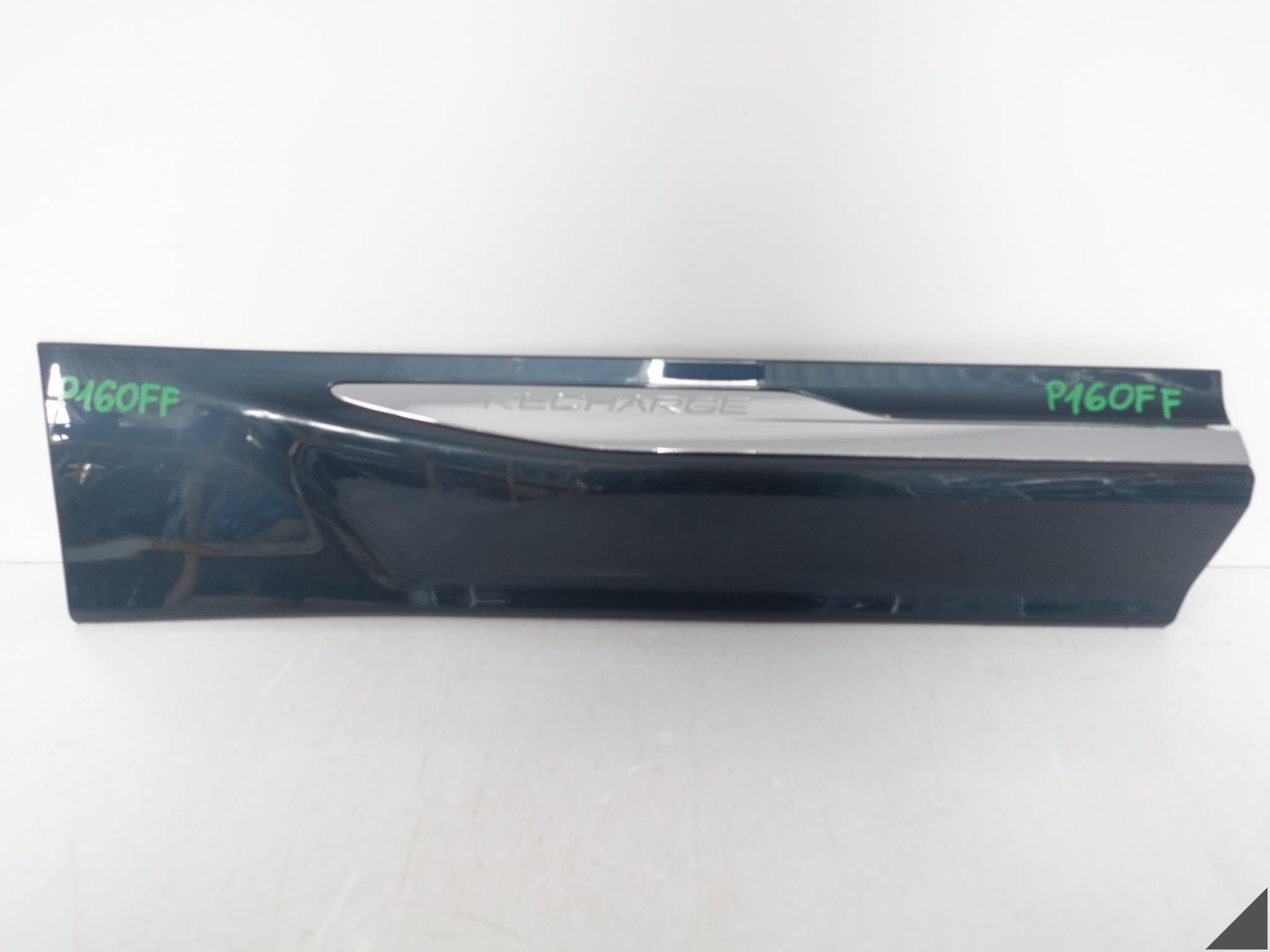 VOLVO XC60 II V426 RECHARGE 18-21 DOLNA LISTWA NAKŁADKA NA DRZWI PRAWA TYŁ VOLVO XC60 II V426 RECHARGE 18-21 DOLNA LISTWA NAKŁADKA NA DRZWI PRAWA TYŁ