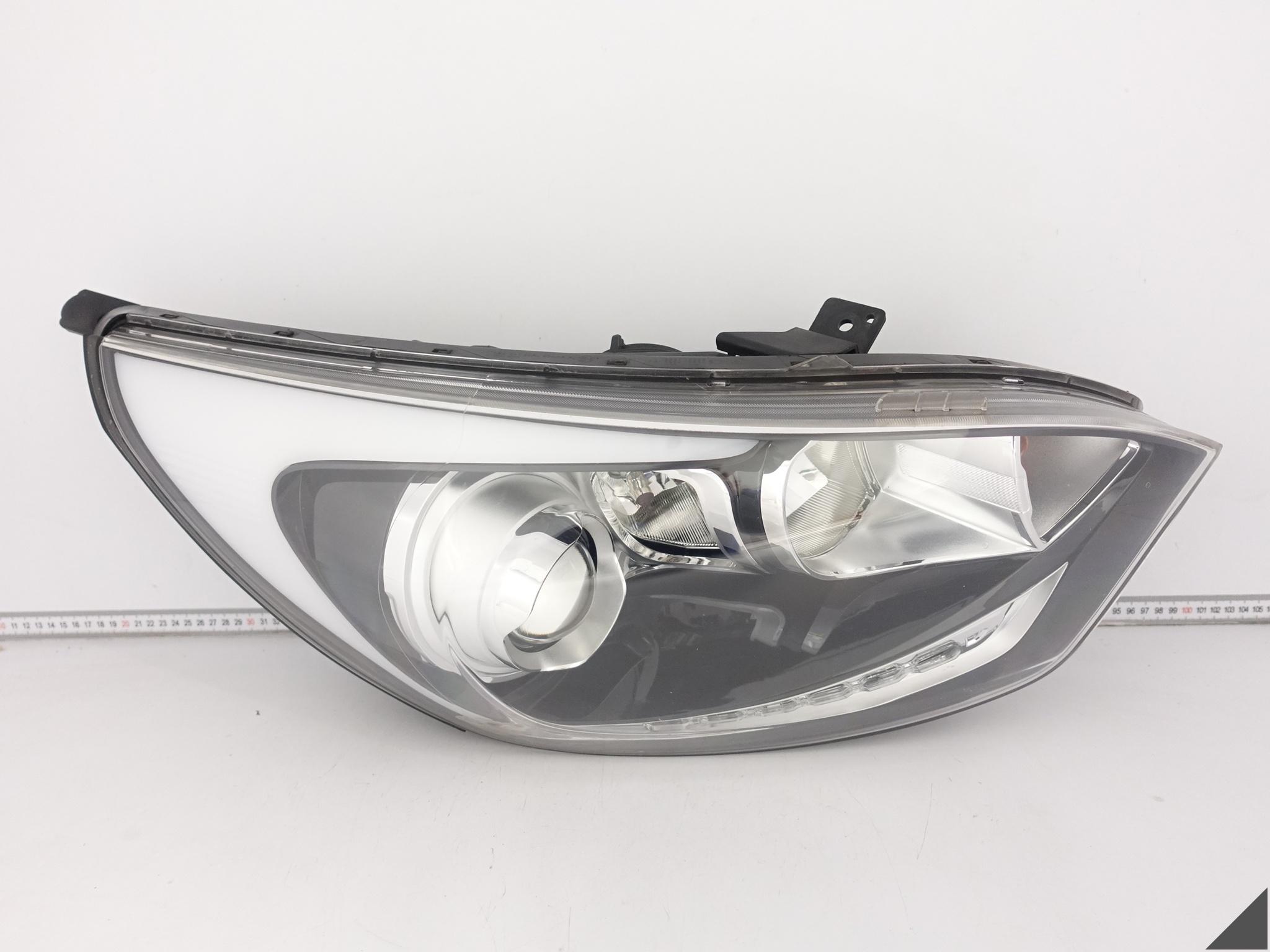 KIA RIO III 3 11-17 LAMPA ZWYKŁA HALOGEN + LED SOCZEWKA PRAWA PRZÓD EUROPA KIA RIO III 3 11-17 LAMPA ZWYKŁA HALOGEN + LED SOCZEWKA PRAWA PRZÓD EUROPA