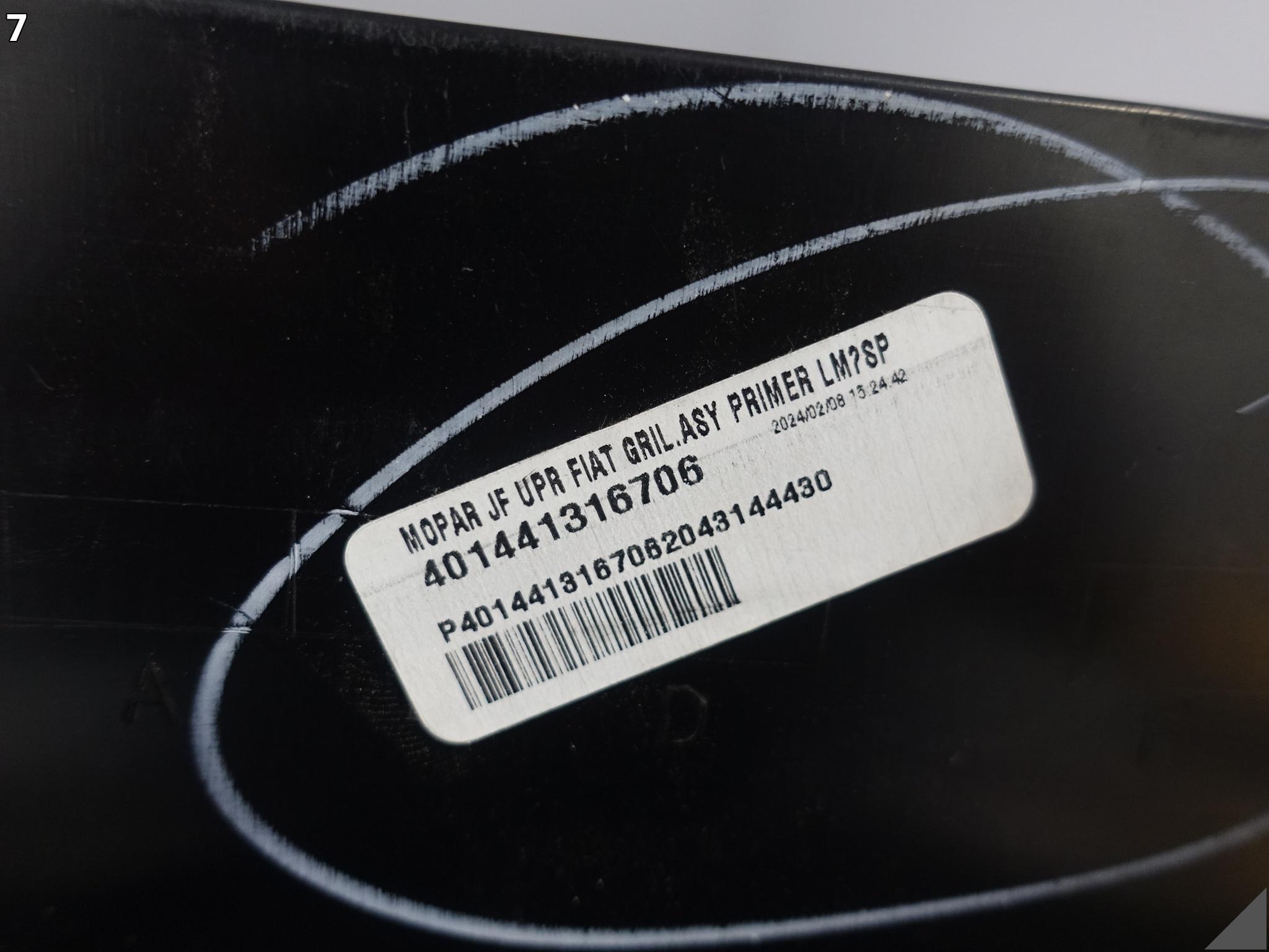 FIAT FREEMONT 11-15 GRILL ATRAPA KRATKA WLOT W ZDERZAK PRZÓD FIAT FREEMONT 11-15 GRILL ATRAPA KRATKA WLOT W ZDERZAK PRZÓD - obrazek 8