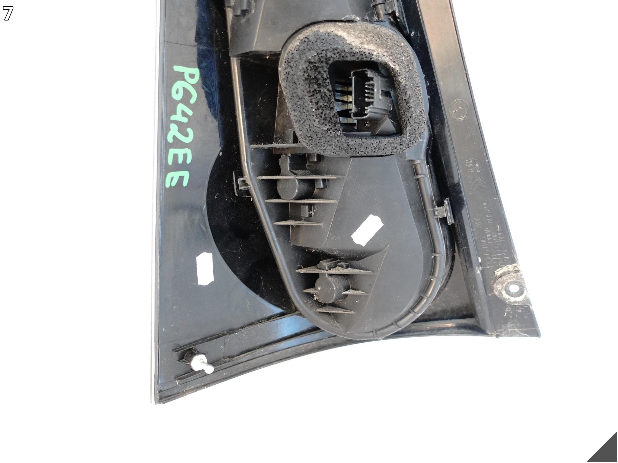 CITROEN C1 I PM / PN 05-14 LIFT LAMPA PRAWA TYŁ 81550-0H060 EU CITROEN C1 I PM / PN 05-14 LIFT LAMPA PRAWA TYŁ 81550-0H060 EU - obrazek 8