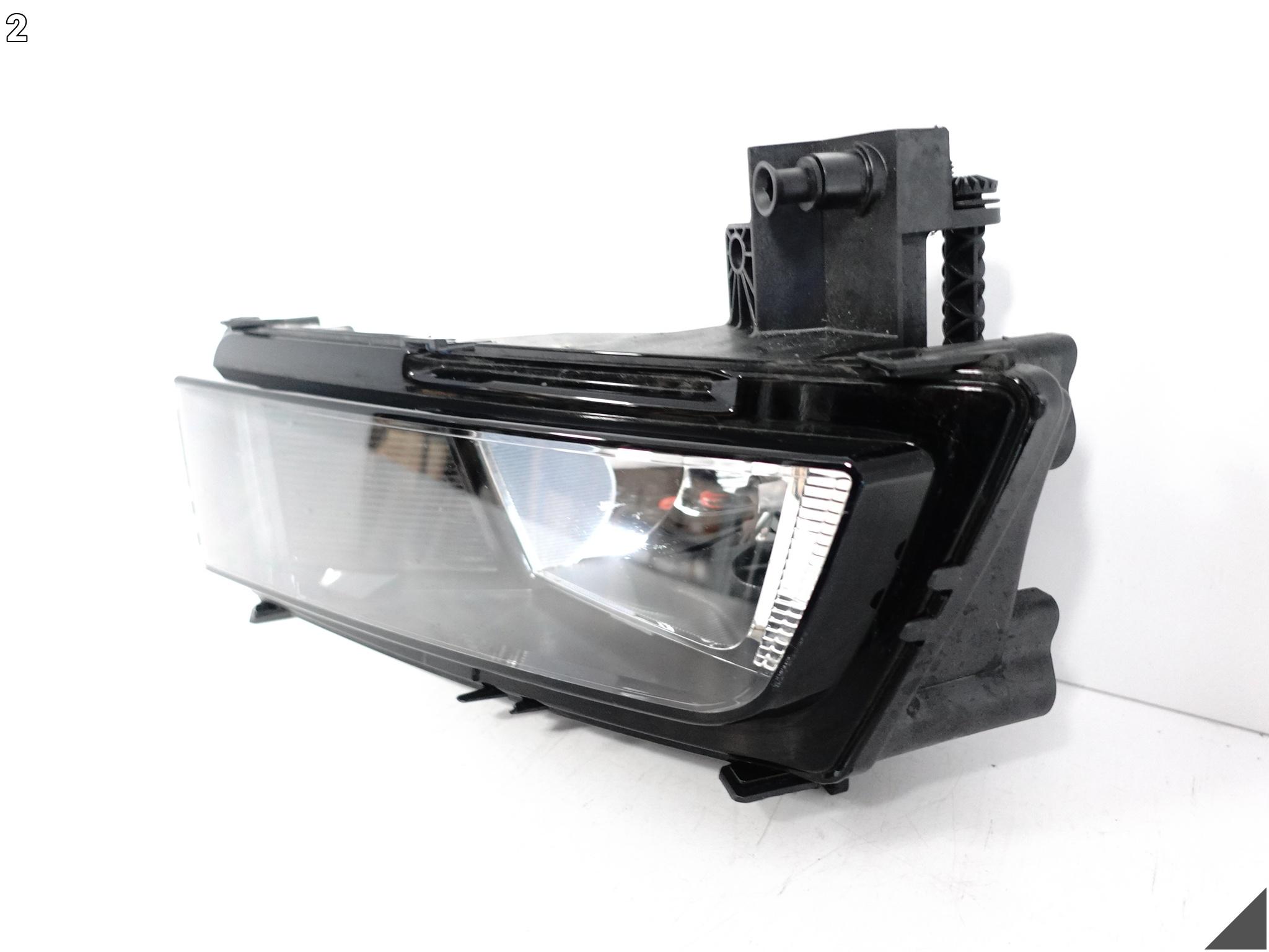 VW TOURAN II 2 5TA 15- LAMPA PRZECIWMGIELNA HALOGEN PRAWA PRZÓD VW TOURAN II 2 5TA 15- LAMPA PRZECIWMGIELNA HALOGEN PRAWA PRZÓD - obrazek 3
