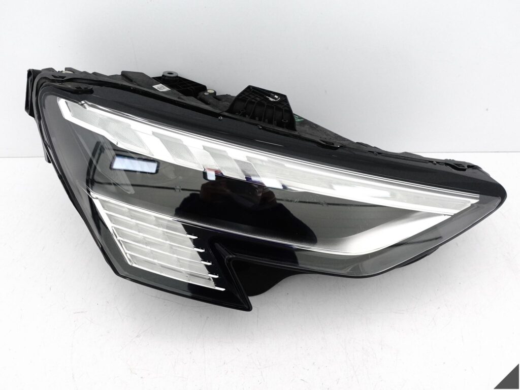AUDI A3 S3 8Y0 20-23 LAMPA FULL LED MATRIX PRAWA PRZÓD EUROPA *036* + MODUŁ AUDI A3 S3 8Y0 20-23 LAMPA FULL LED MATRIX PRAWA PRZÓD EUROPA *036* + MODUŁ