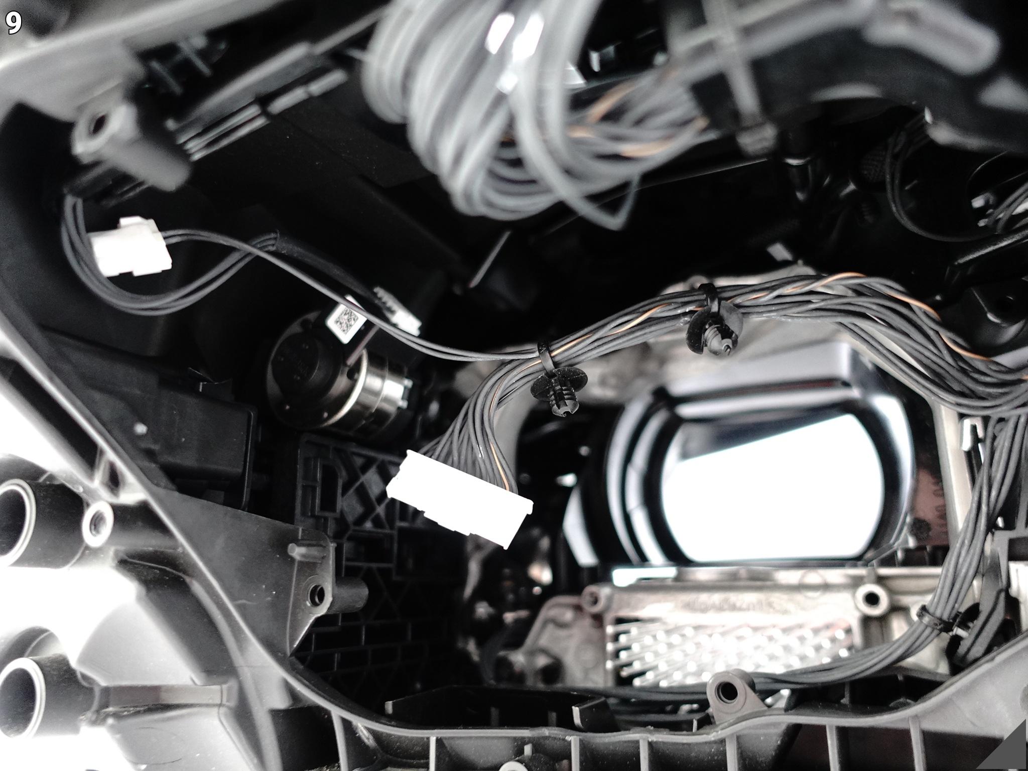 PORSCHE TAYCAN 9J1 19-24 LAMPA FULL LED MATRIX PDLS+ PRAWA PRZÓD EUROPA PORSCHE TAYCAN 9J1 19-24 LAMPA FULL LED MATRIX PDLS+ PRAWA PRZÓD EUROPA - obrazek 10