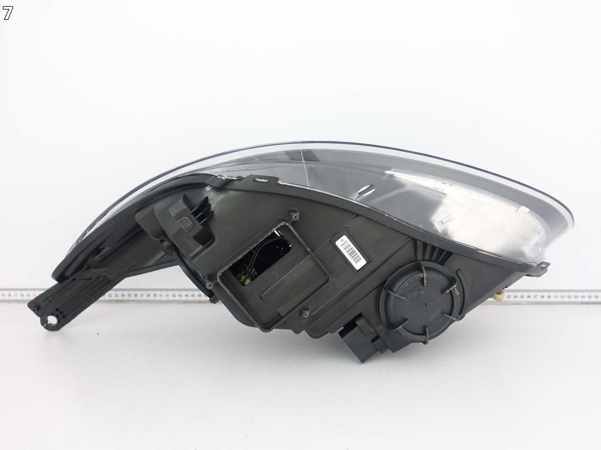 FORD FOCUS MK3 III ST 10-14 LAMPA XENON + LED PRAWA PRZÓD EUROPA CZARNA FORD FOCUS MK3 III ST 10-14 LAMPA XENON + LED PRAWA PRZÓD EUROPA CZARNA - obrazek 8