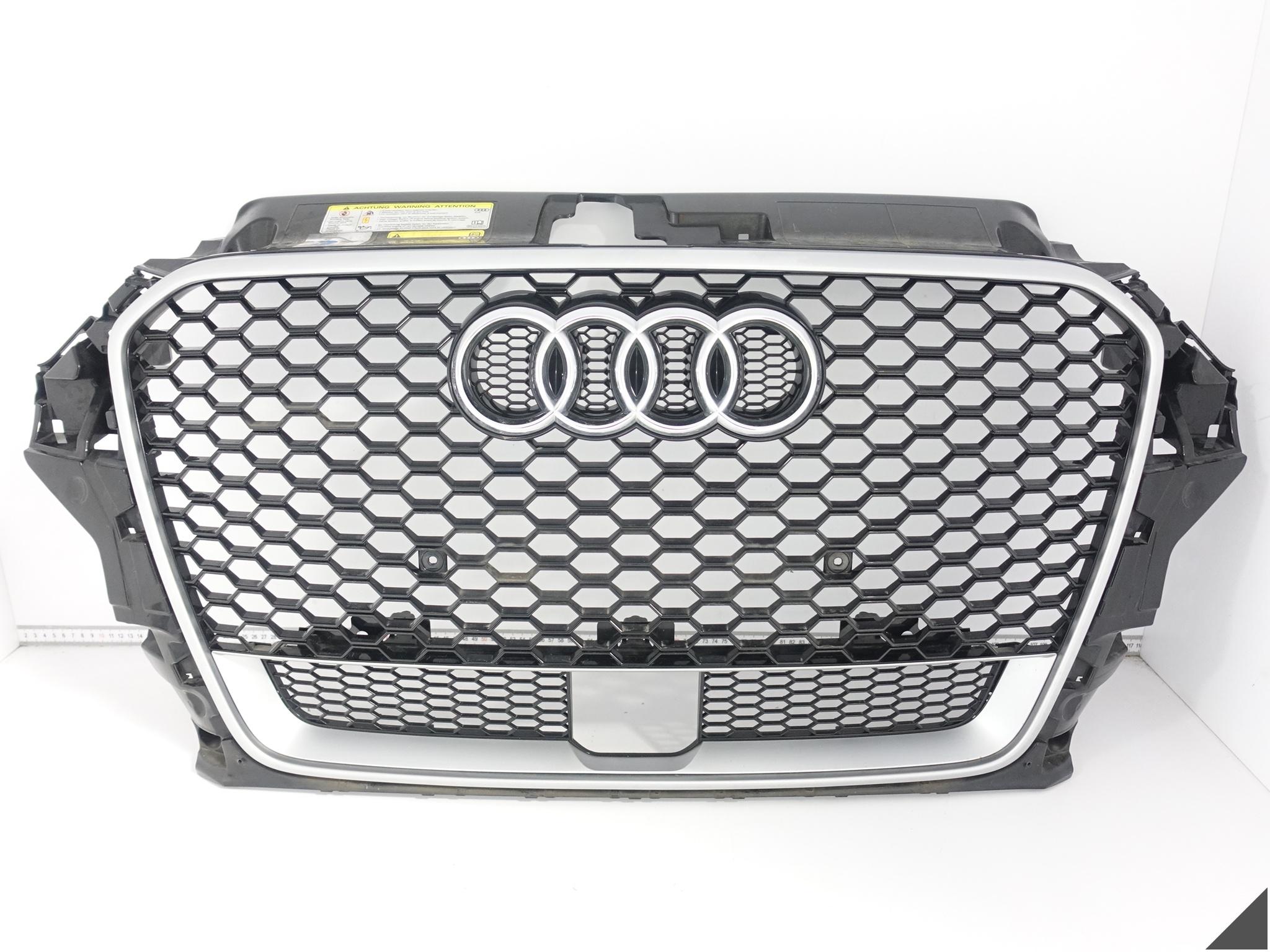 AUDI RS3 8V4 SPORTBACK 14-16 GRILL ATRAPA W ZDERZAK PRZÓD * RADAR / ACC * AUDI RS3 8V4 SPORTBACK 14-16 GRILL ATRAPA W ZDERZAK PRZÓD * RADAR / ACC *