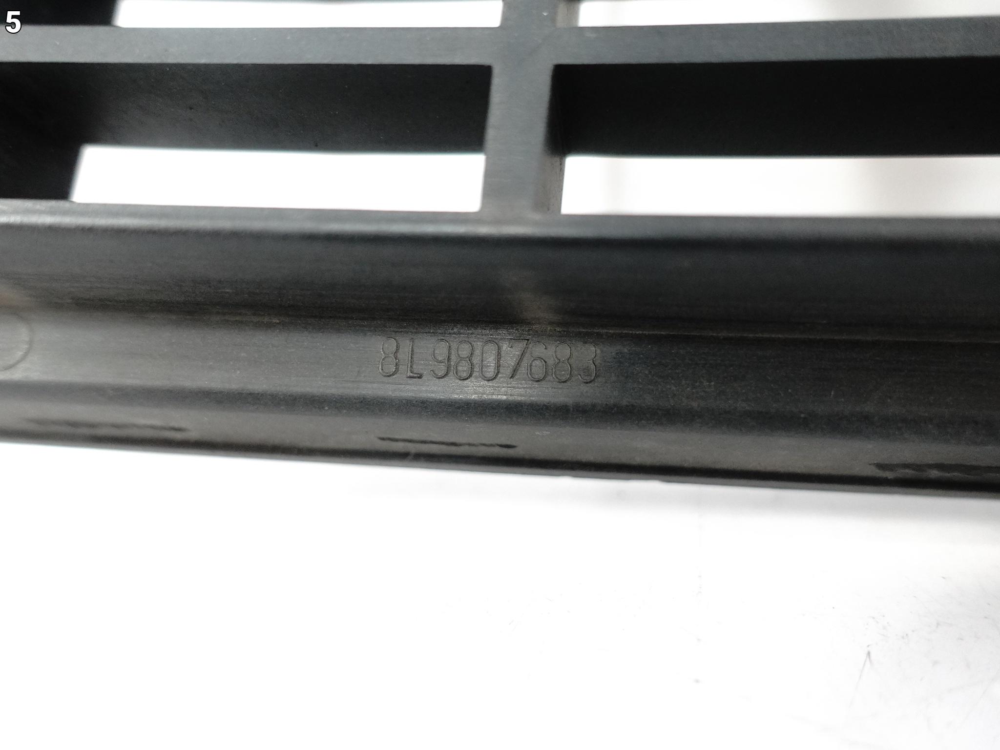 AUDI S3 I 8L0 8L9 LIFT 99-03 DOLNA KRATKA ATRAPA WLOT W ZDERZAK PRZÓD AUDI S3 I 8L0 8L9 LIFT 99-03 DOLNA KRATKA ATRAPA WLOT W ZDERZAK PRZÓD - obrazek 6