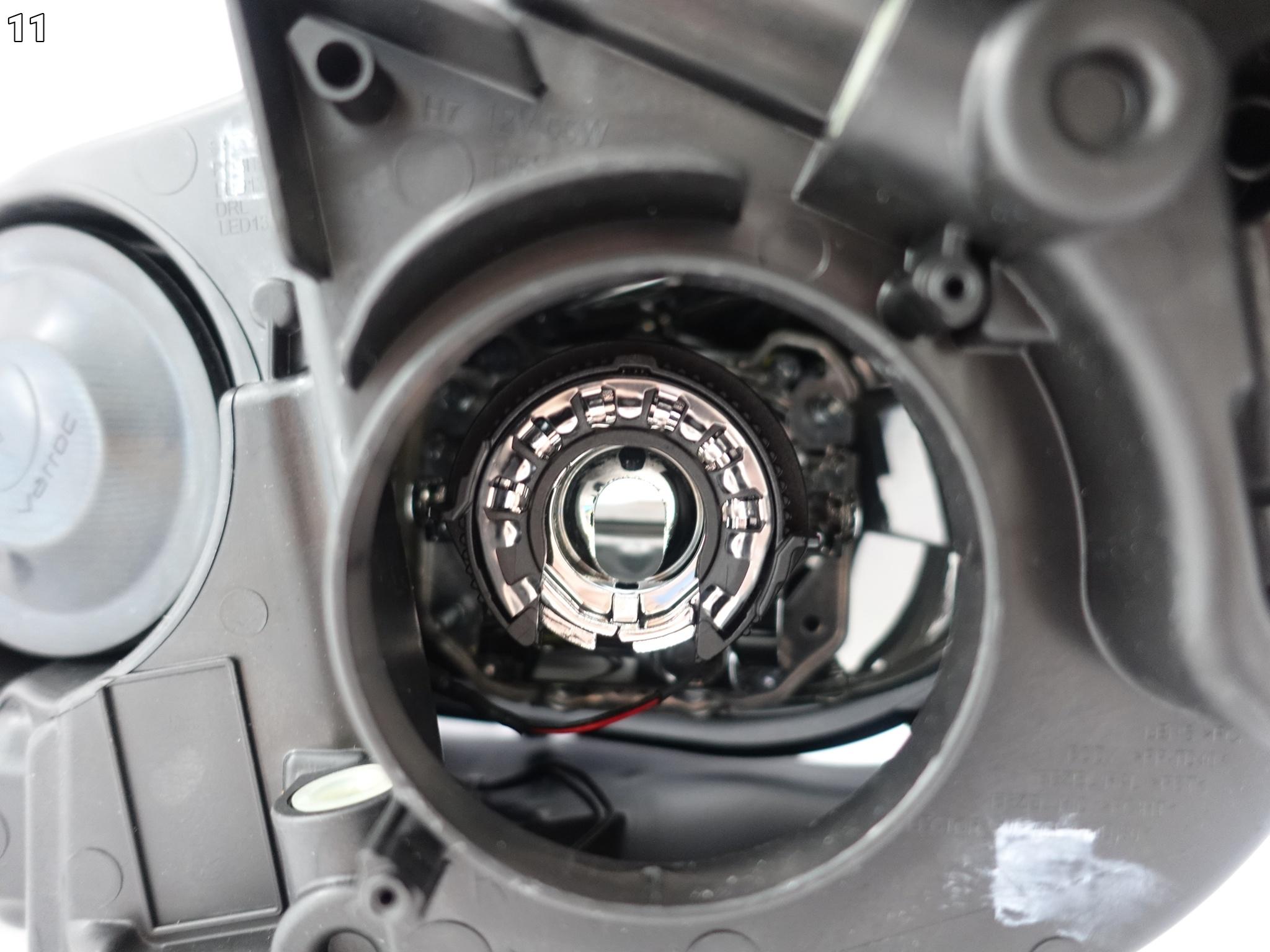 FORD FOCUS MK3 III ST 10-14 LAMPA XENON + LED PRAWA PRZÓD EUROPA CZARNA FORD FOCUS MK3 III ST 10-14 LAMPA XENON + LED PRAWA PRZÓD EUROPA CZARNA - obrazek 12