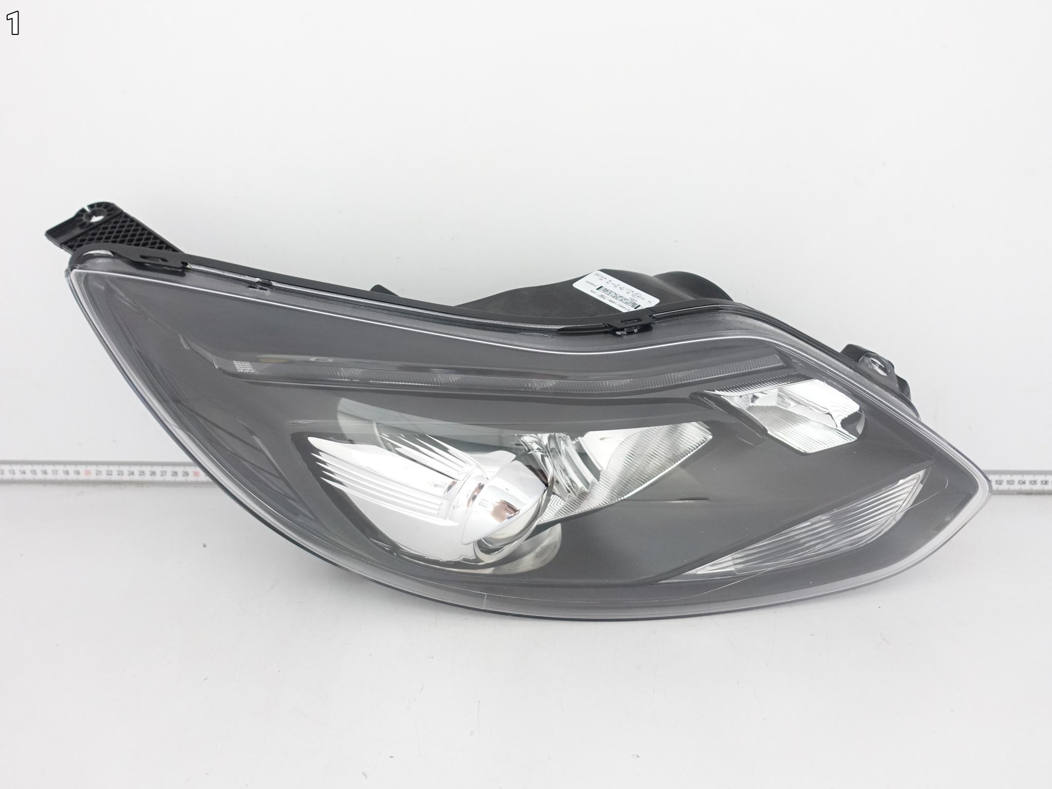 FORD FOCUS MK3 III ST 10-14 LAMPA XENON + LED PRAWA PRZÓD EUROPA CZARNA FORD FOCUS MK3 III ST 10-14 LAMPA XENON + LED PRAWA PRZÓD EUROPA CZARNA - obrazek 2
