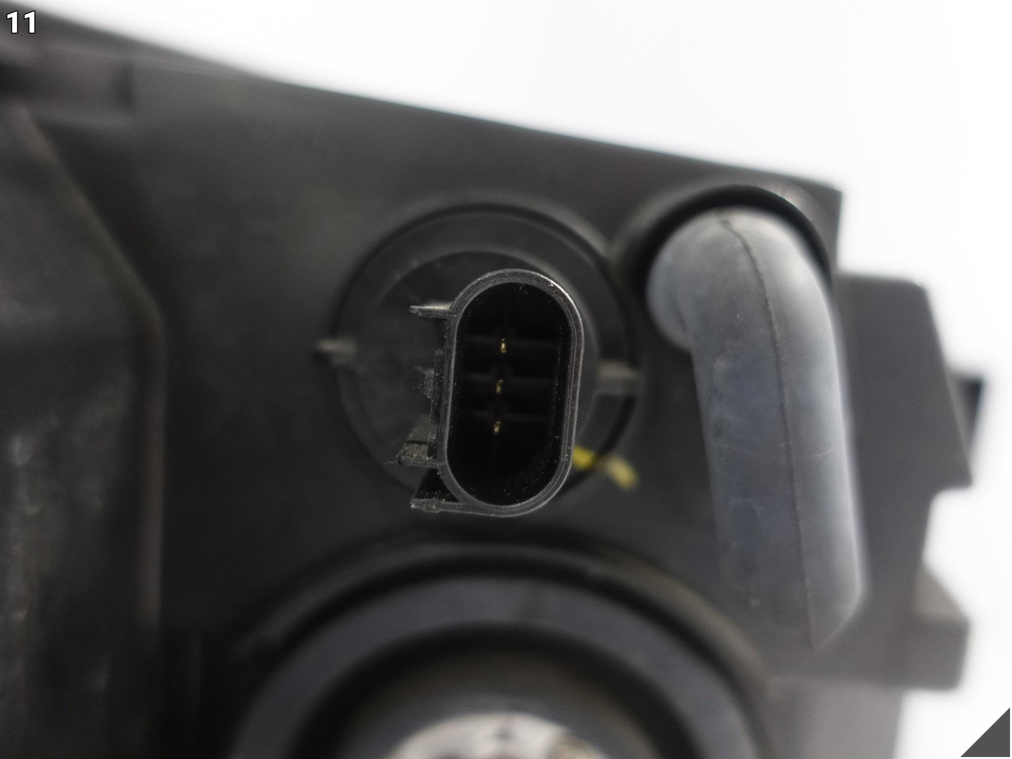 FIAT FREEMONT DODGE JOURNEY LAMPA ZWYKŁA HALOGEN LEWA PRZÓD EUROPA CZARNA FIAT FREEMONT DODGE JOURNEY LAMPA ZWYKŁA HALOGEN LEWA PRZÓD EUROPA CZARNA - obrazek 12