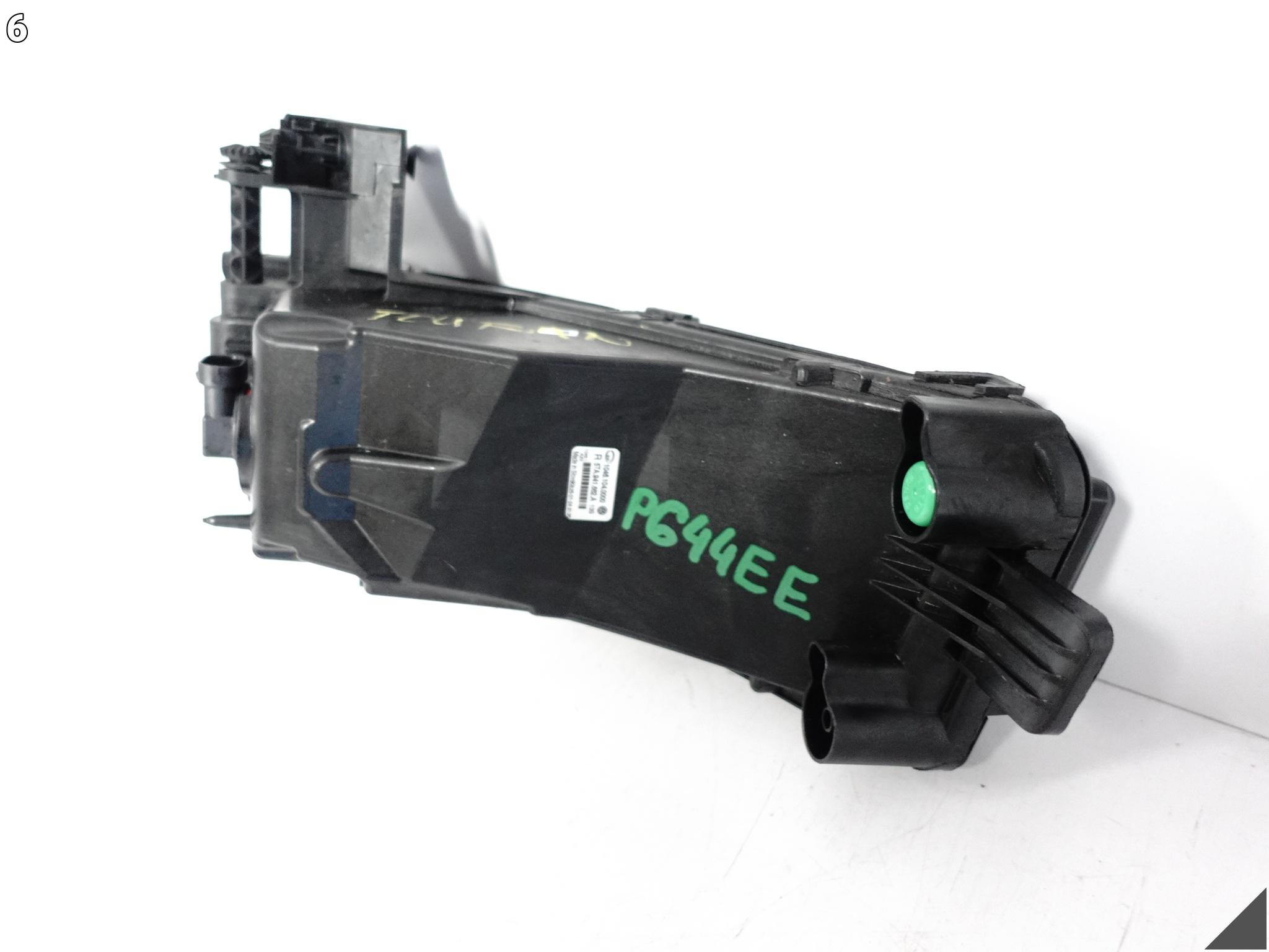 VW TOURAN II 2 5TA 15- LAMPA PRZECIWMGIELNA HALOGEN PRAWA PRZÓD VW TOURAN II 2 5TA 15- LAMPA PRZECIWMGIELNA HALOGEN PRAWA PRZÓD - obrazek 7