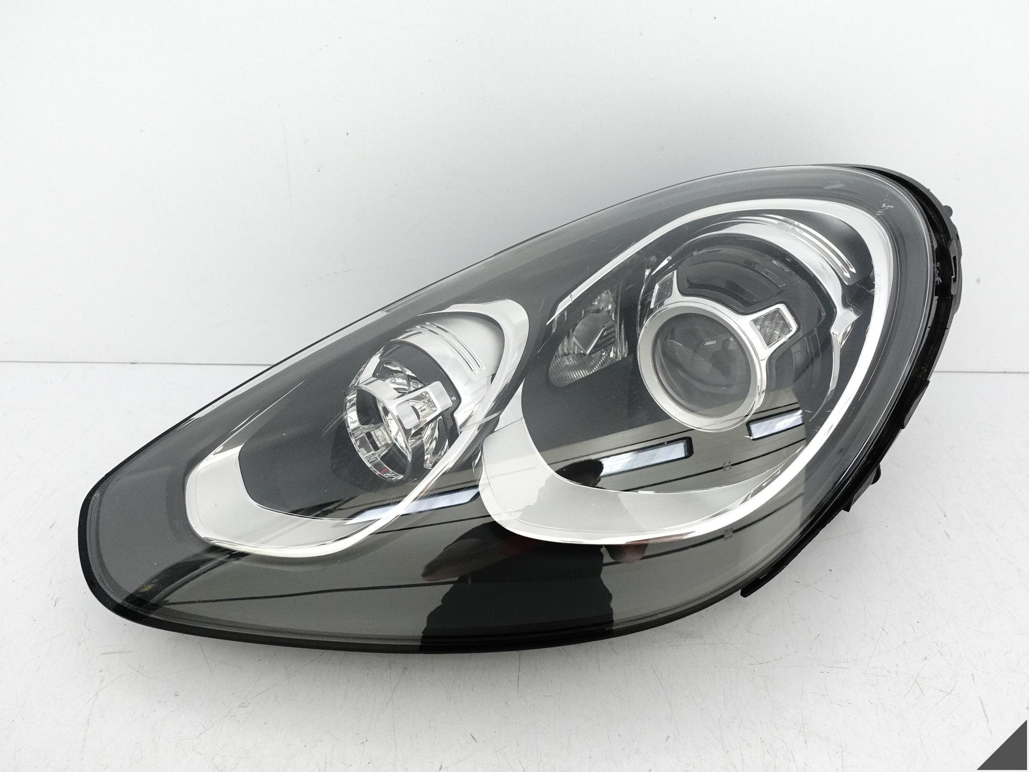 PORSCHE CAYENNE 7P5 LIFT 14-18 LAMPA XENON D3S SKRĘTNY + LED LEWA PRZÓD EU PORSCHE CAYENNE 7P5 LIFT 14-18 LAMPA XENON D3S SKRĘTNY + LED LEWA PRZÓD EU