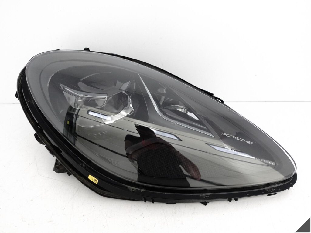 PORSCHE MACAN 95B LIFT 18- LAMPA EXCL FULL LED PRAWA PRZÓD EUROPA CZARNA PORSCHE MACAN 95B LIFT 18- LAMPA EXCL FULL LED PRAWA PRZÓD EUROPA CZARNA