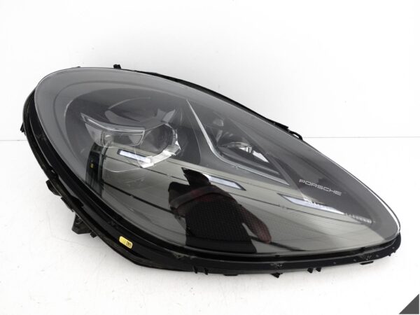 PORSCHE MACAN 95B LIFT 18- LAMPA EXCL FULL LED PRAWA PRZÓD EUROPA CZARNA PORSCHE MACAN 95B LIFT 18- LAMPA EXCL FULL LED PRAWA PRZÓD EUROPA CZARNA