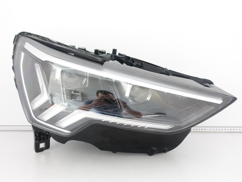 AUDI RSQ3 Q3 RS II F3 83A 19- MATRIX FULL LED LAMPA PRAWA PRZÓD CIEMNA 036C
