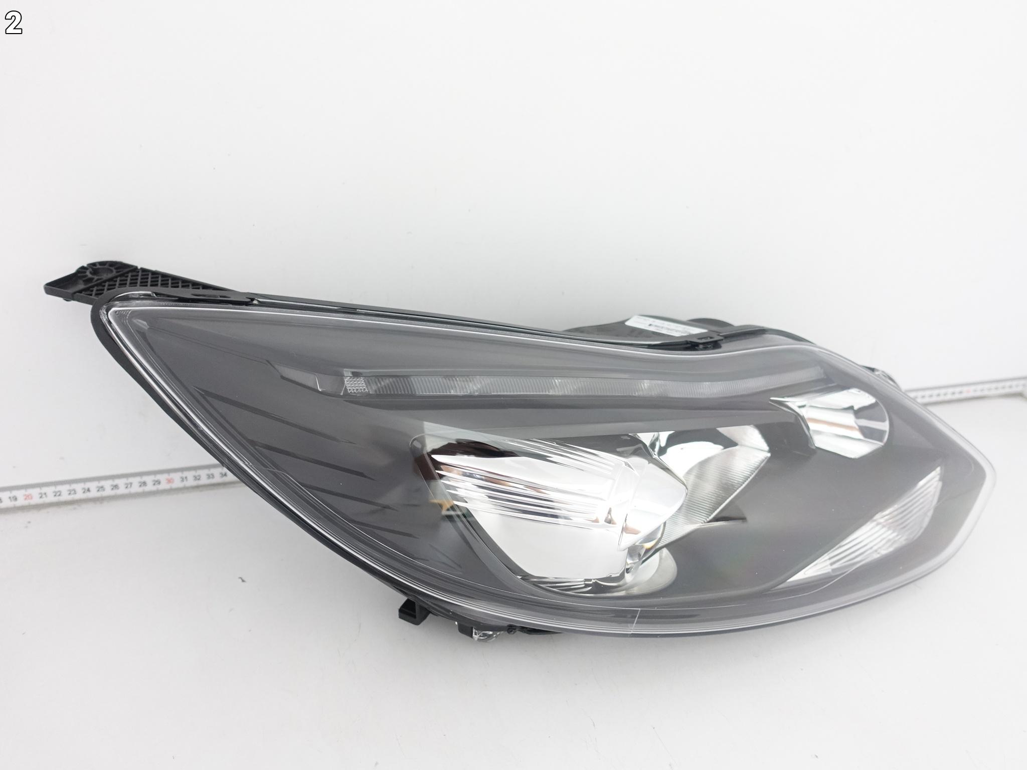FORD FOCUS MK3 III ST 10-14 LAMPA XENON + LED PRAWA PRZÓD EUROPA CZARNA FORD FOCUS MK3 III ST 10-14 LAMPA XENON + LED PRAWA PRZÓD EUROPA CZARNA - obrazek 3