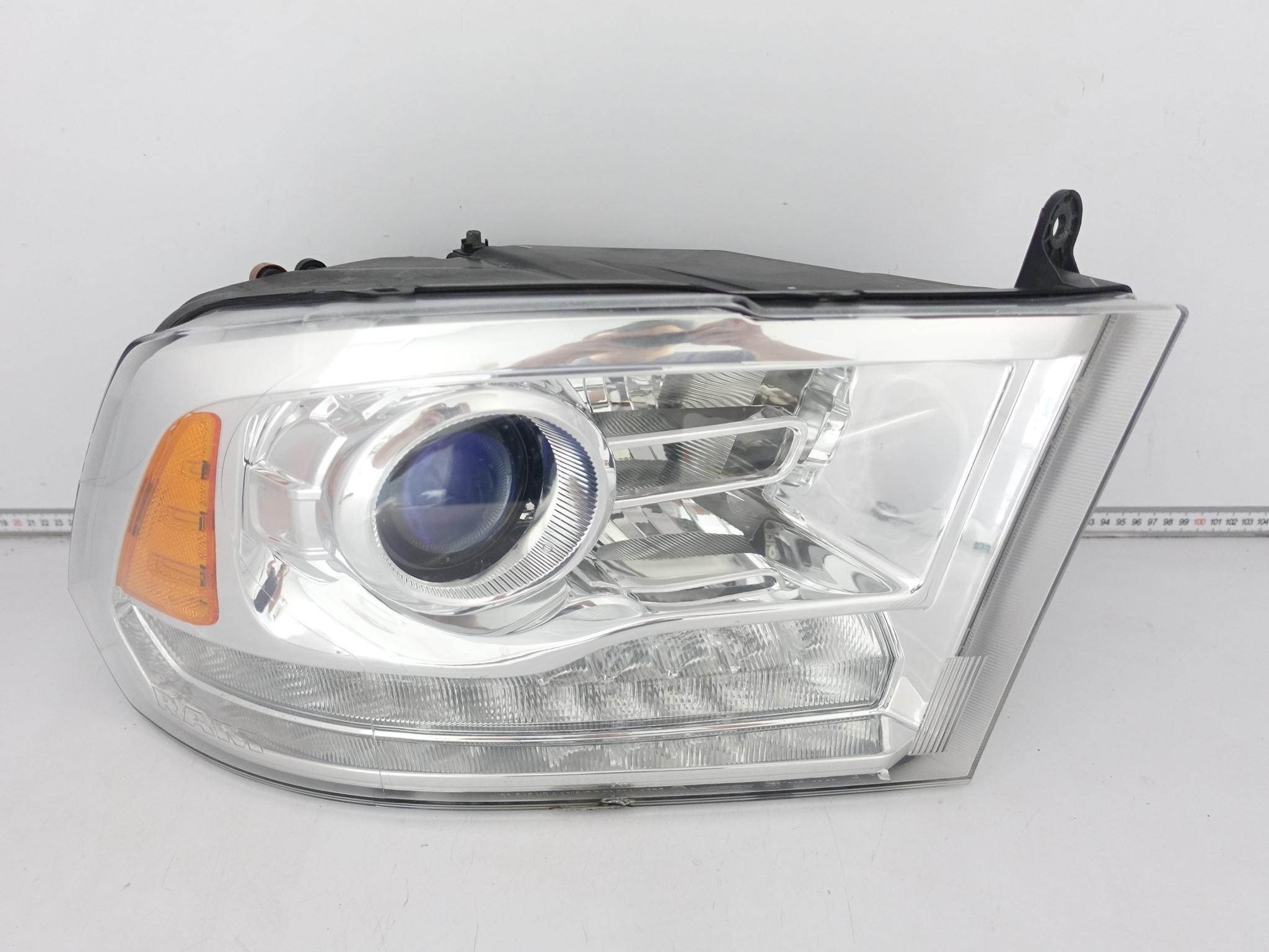 DODGE RAM 1500 13-18 LIFT SOCZEWKA ZWYKŁA + LED LAMPA PRAWA PRZÓD SAE USA DODGE RAM 1500 13-18 LIFT SOCZEWKA ZWYKŁA + LED LAMPA PRAWA PRZÓD SAE USA