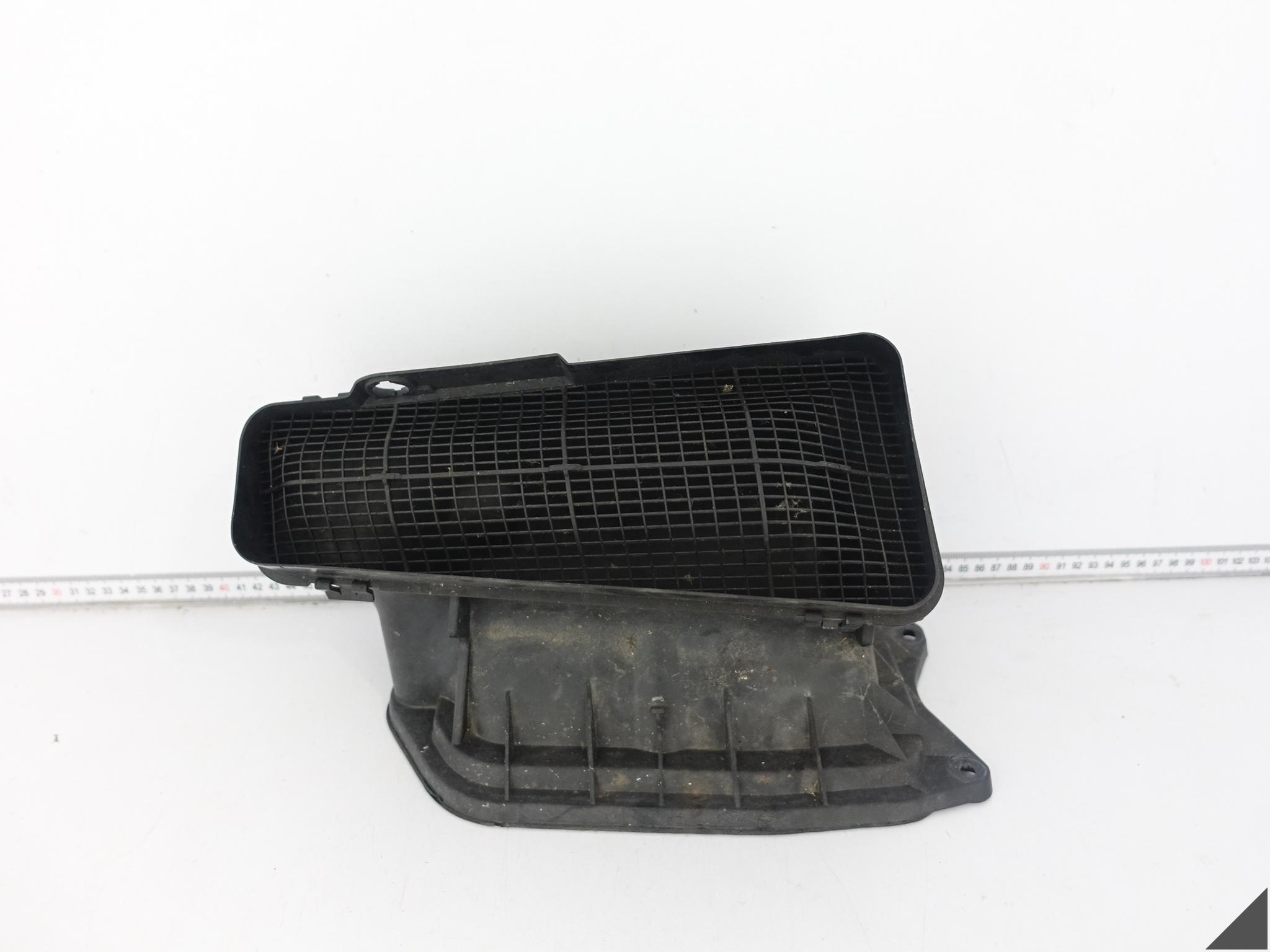 AUDI S8 A8 4H0 4H1 D4 LIFT 09-17 OBUDOWA KANAŁ WLOT POWIETRZA PODSZYBIE AUDI S8 A8 4H0 4H1 D4 LIFT 09-17 OBUDOWA KANAŁ WLOT POWIETRZA PODSZYBIE