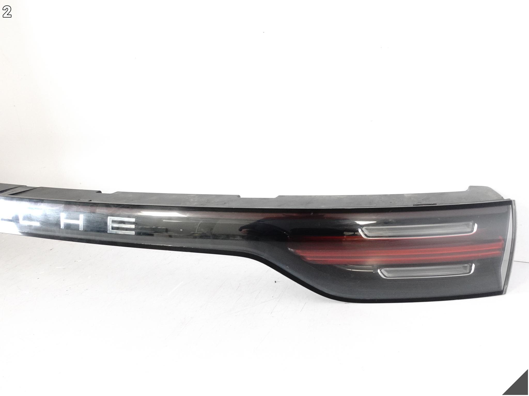 PORSCHE CAYENNE 9Y0 E3 18-23 LAMPA BLENDA LED W BAGAŻNIK TYŁ EU 9Y0945081F PORSCHE CAYENNE 9Y0 E3 18-23 LAMPA BLENDA LED W BAGAŻNIK TYŁ EU 9Y0945081F - obrazek 3