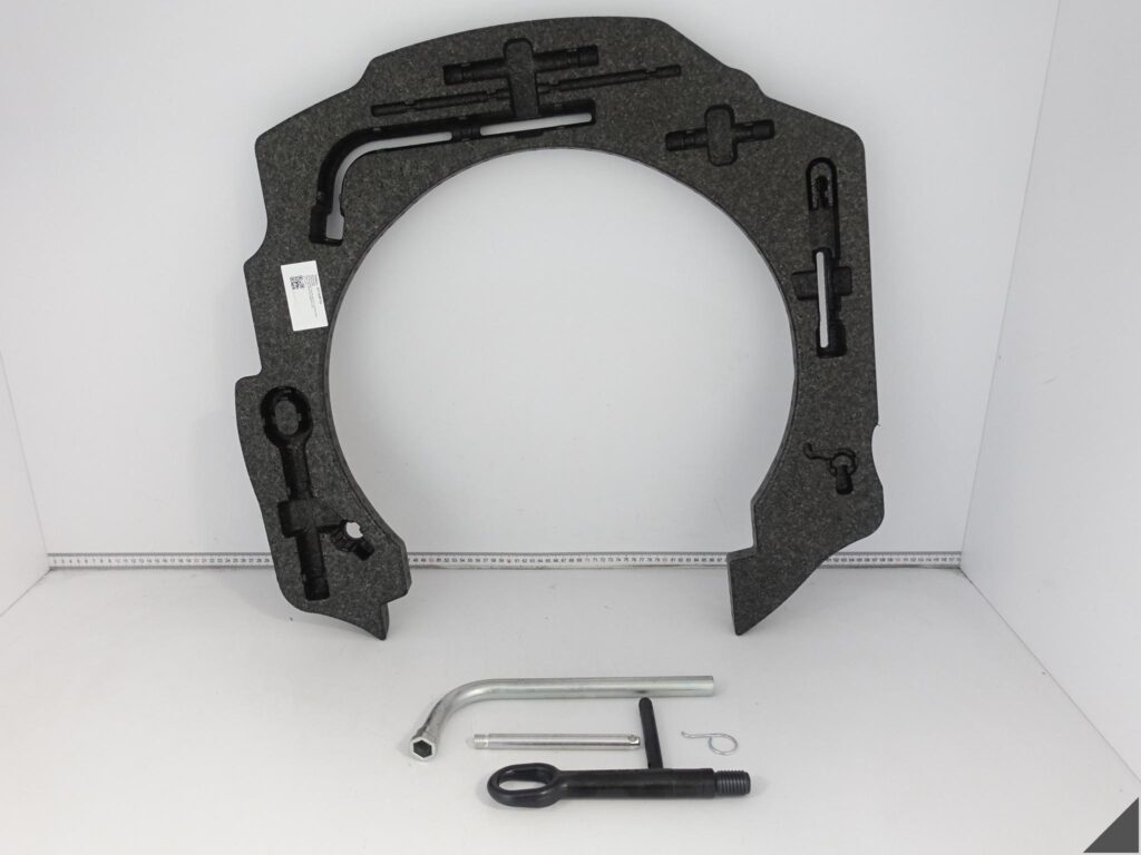 AUDI S8 A8 4H0 D4 LIFT 09-17 STYROPIAN OSŁONA KOŁA ZAPASOWEGO + KLUCZ UCHO