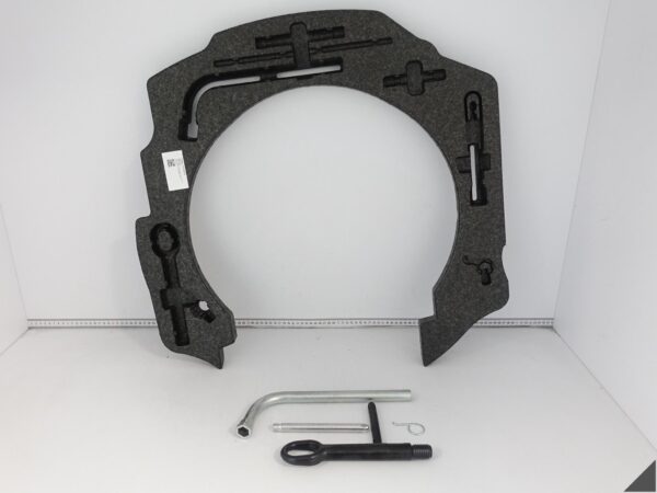 AUDI S8 A8 4H0 D4 LIFT 09-17 STYROPIAN OSŁONA KOŁA ZAPASOWEGO + KLUCZ UCHO AUDI S8 A8 4H0 D4 LIFT 09-17 STYROPIAN OSŁONA KOŁA ZAPASOWEGO + KLUCZ UCHO