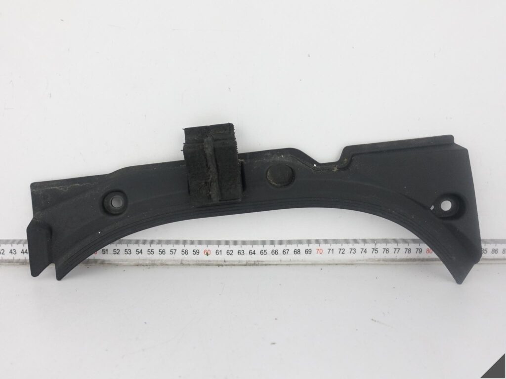 AUDI S8 A8 D4 4H0 09-17 LIFT OSŁONA MOCOWANIE BŁOTNIK KOMORA PRAWA PRZÓD