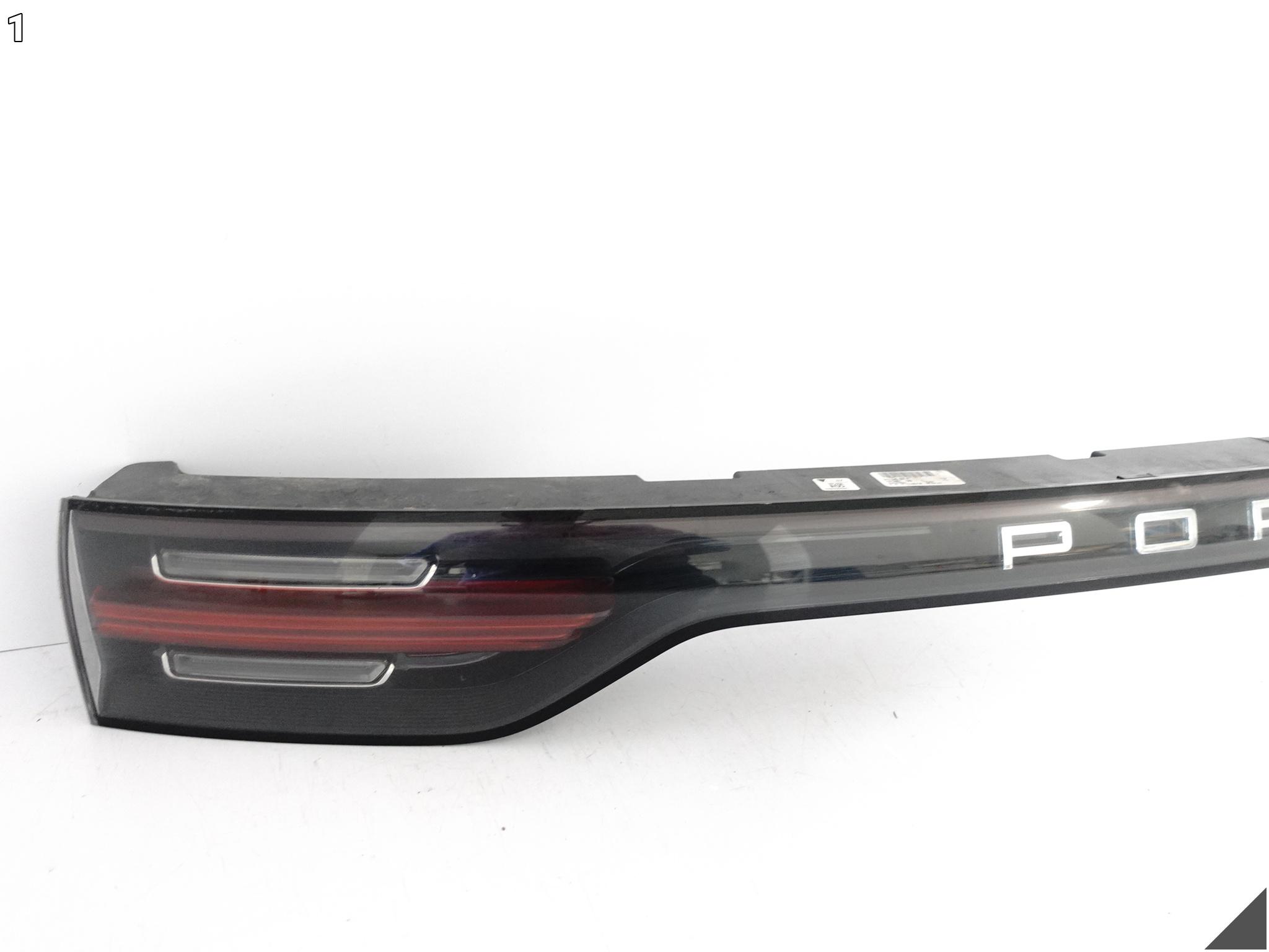 PORSCHE CAYENNE 9Y0 E3 18-23 LAMPA BLENDA LED W BAGAŻNIK TYŁ EU 9Y0945081F PORSCHE CAYENNE 9Y0 E3 18-23 LAMPA BLENDA LED W BAGAŻNIK TYŁ EU 9Y0945081F - obrazek 2