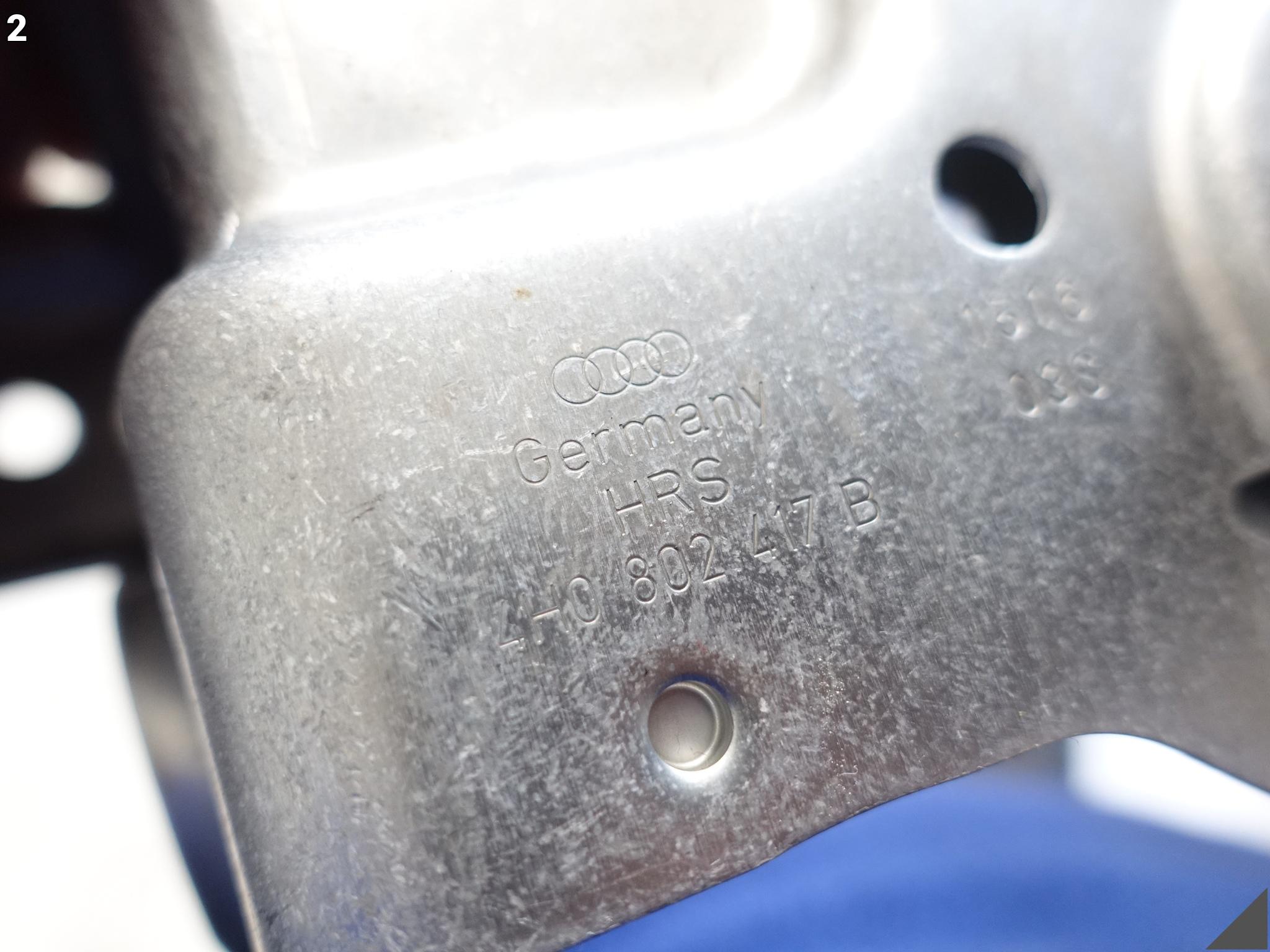 AUDI S8 A8 4H0 D4 LIFT 09-17 UCHWYT MOCOWANIE AKUMULATORA KOŁA ZAPASOWEGO AUDI S8 A8 4H0 D4 LIFT 09-17 UCHWYT MOCOWANIE AKUMULATORA KOŁA ZAPASOWEGO - obrazek 3