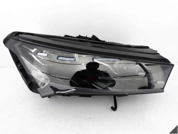 SKODA ENYAQ iV ELECTRIC 5LB 20- LAMPA FULL LED CRYSTAL LIGHTING PRAWA PRZÓD SKODA ENYAQ iV ELECTRIC 5LB 20- LAMPA FULL LED CRYSTAL LIGHTING PRAWA PRZÓD