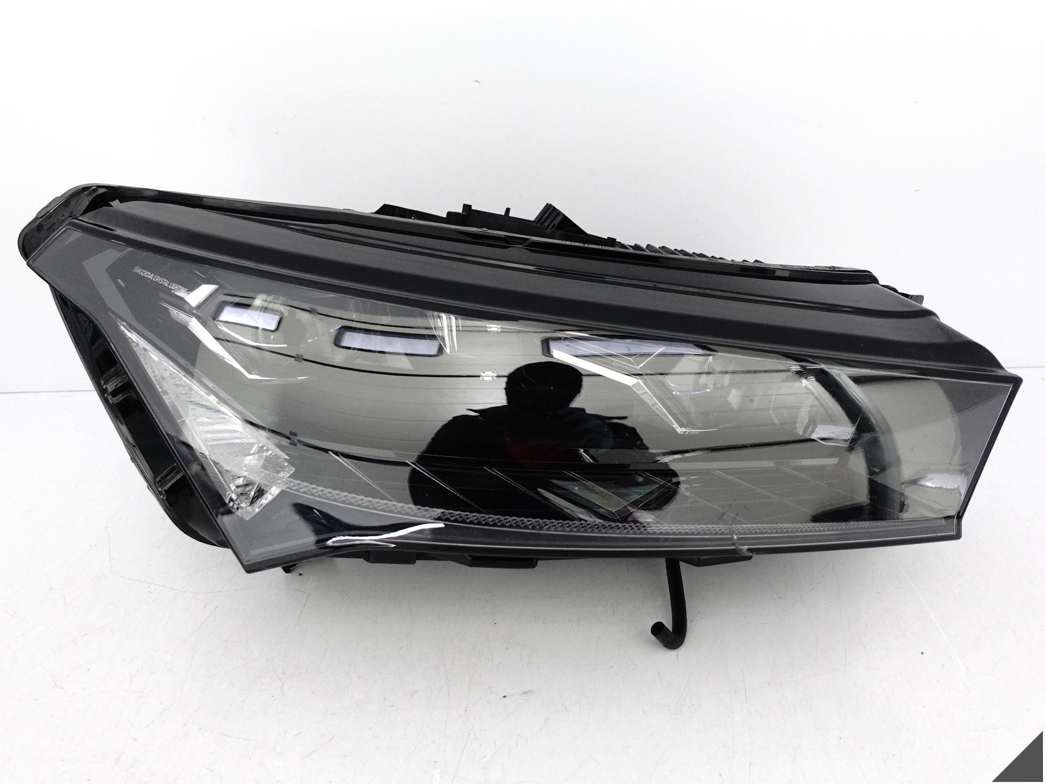 SKODA ENYAQ iV ELECTRIC 5LB 20- LAMPA FULL LED CRYSTAL LIGHTING PRAWA PRZÓD SKODA ENYAQ iV ELECTRIC 5LB 20- LAMPA FULL LED CRYSTAL LIGHTING PRAWA PRZÓD