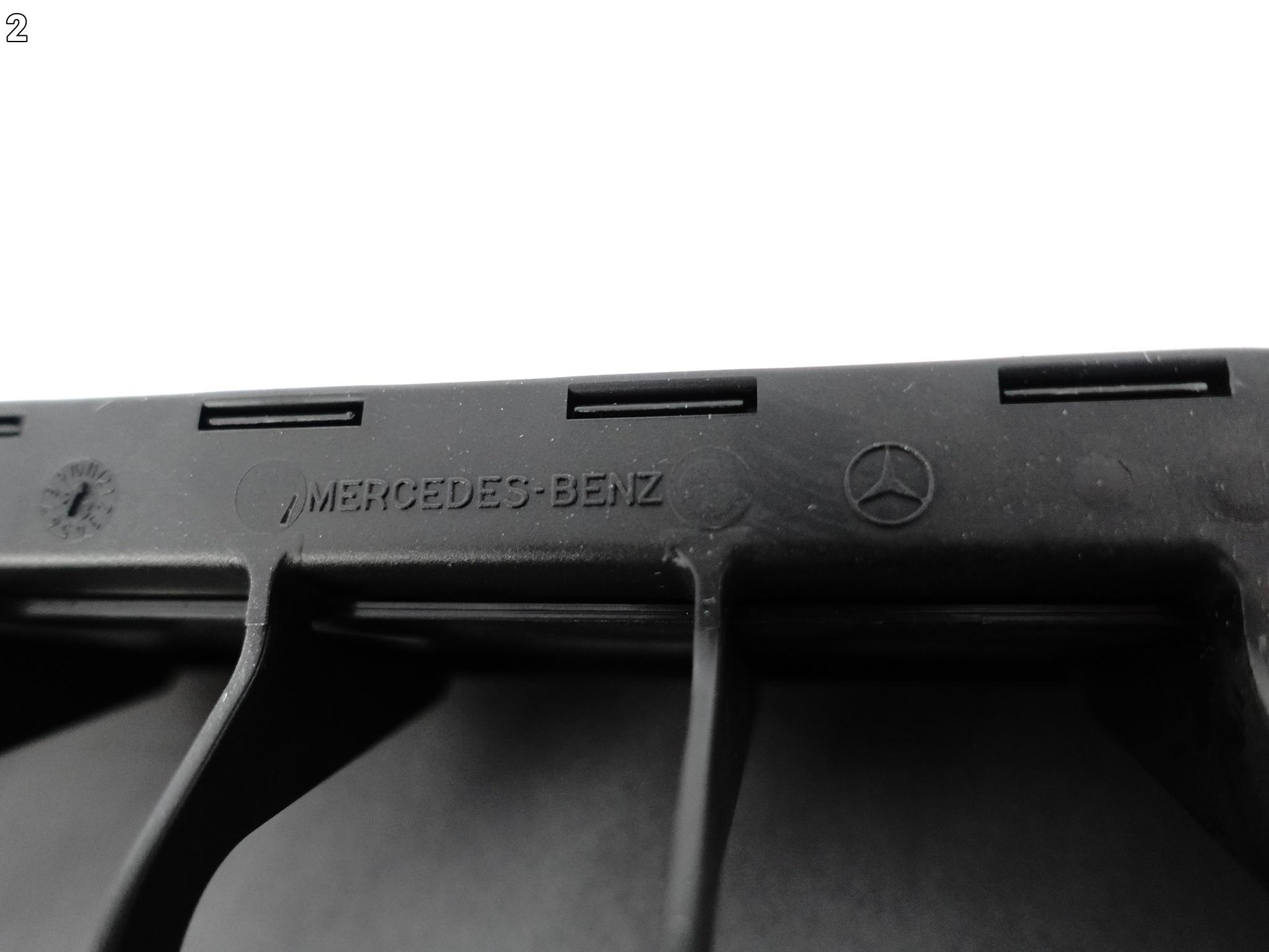 MERCEDES C-KLASA W203 SLK R171 CLK C209 KRATKA WENTYLACYJNA BŁOTNIK TYŁ L MERCEDES C-KLASA W203 SLK R171 CLK C209 KRATKA WENTYLACYJNA BŁOTNIK TYŁ L - obrazek 3
