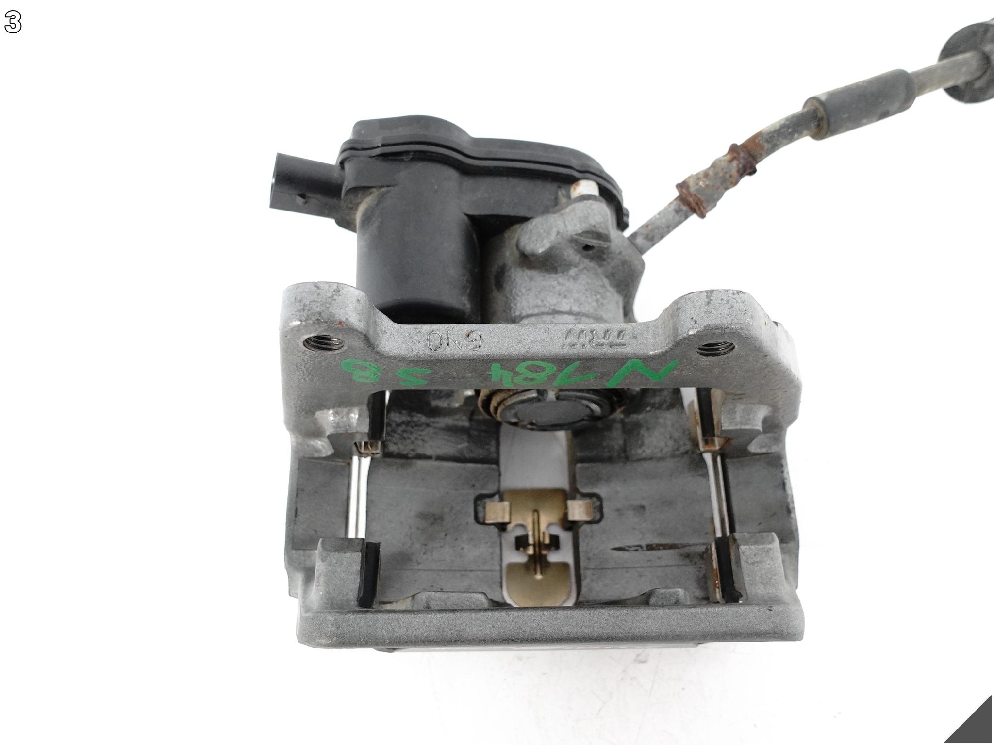 AUDI S8 PLUS A8 4H0 D4 LIFT 13-17 ZACISK HAMULCA CERAMIKA LEWY TYŁ 92 KM AUDI S8 PLUS A8 4H0 D4 LIFT 13-17 ZACISK HAMULCA CERAMIKA LEWY TYŁ 92 KM - obrazek 4