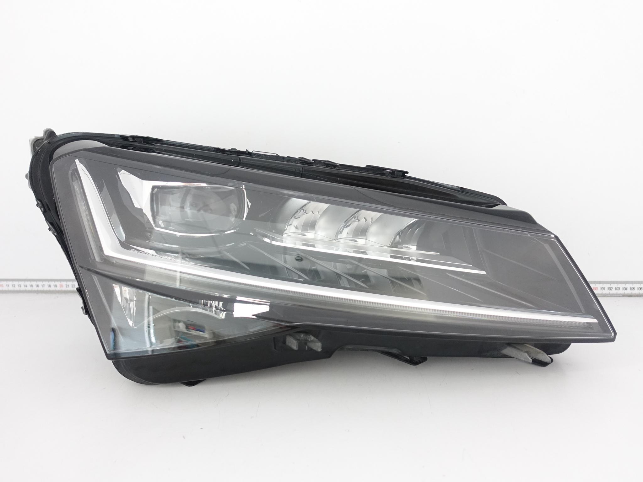 SKODA SUPERB 3V1 LIFT 19-24 LAMPA FULL LED CRYSTAL LIGHTING HIGH PRAWA EU SKODA SUPERB 3V1 LIFT 19-24 LAMPA FULL LED CRYSTAL LIGHTING HIGH PRAWA EU