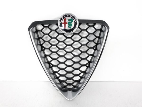 ALFA ROMEO STELVIO 16-20 GRILL KRATKA ATRAPA CHROM W ZDERZAK EMBLEMAT PRZÓD ALFA ROMEO STELVIO 16-20 GRILL KRATKA ATRAPA CHROM W ZDERZAK EMBLEMAT PRZÓD