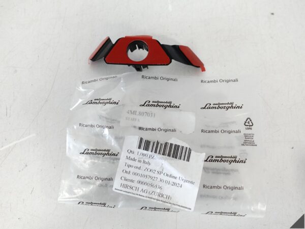 LAMBORGHINI URUS 4ML 18- KOSZYK MOCOWANIE CZUJNIKA PDC ZDERZAK LEWY PRZÓD LAMBORGHINI URUS 4ML 18- KOSZYK MOCOWANIE CZUJNIKA PDC ZDERZAK LEWY PRZÓD