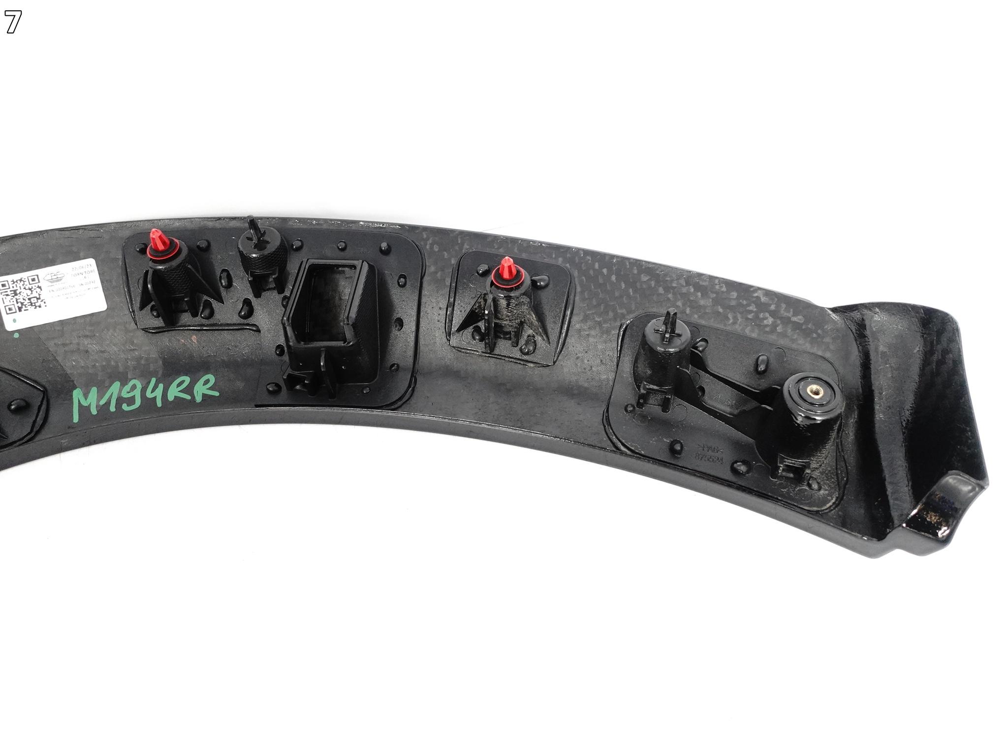 FERRARI PUROSANGUE F175 23- LISTWA NAKŁADKA NA BŁOTNIK CARBON LEWA TYŁ FERRARI PUROSANGUE F175 23- LISTWA NAKŁADKA NA BŁOTNIK CARBON LEWA TYŁ - obrazek 8