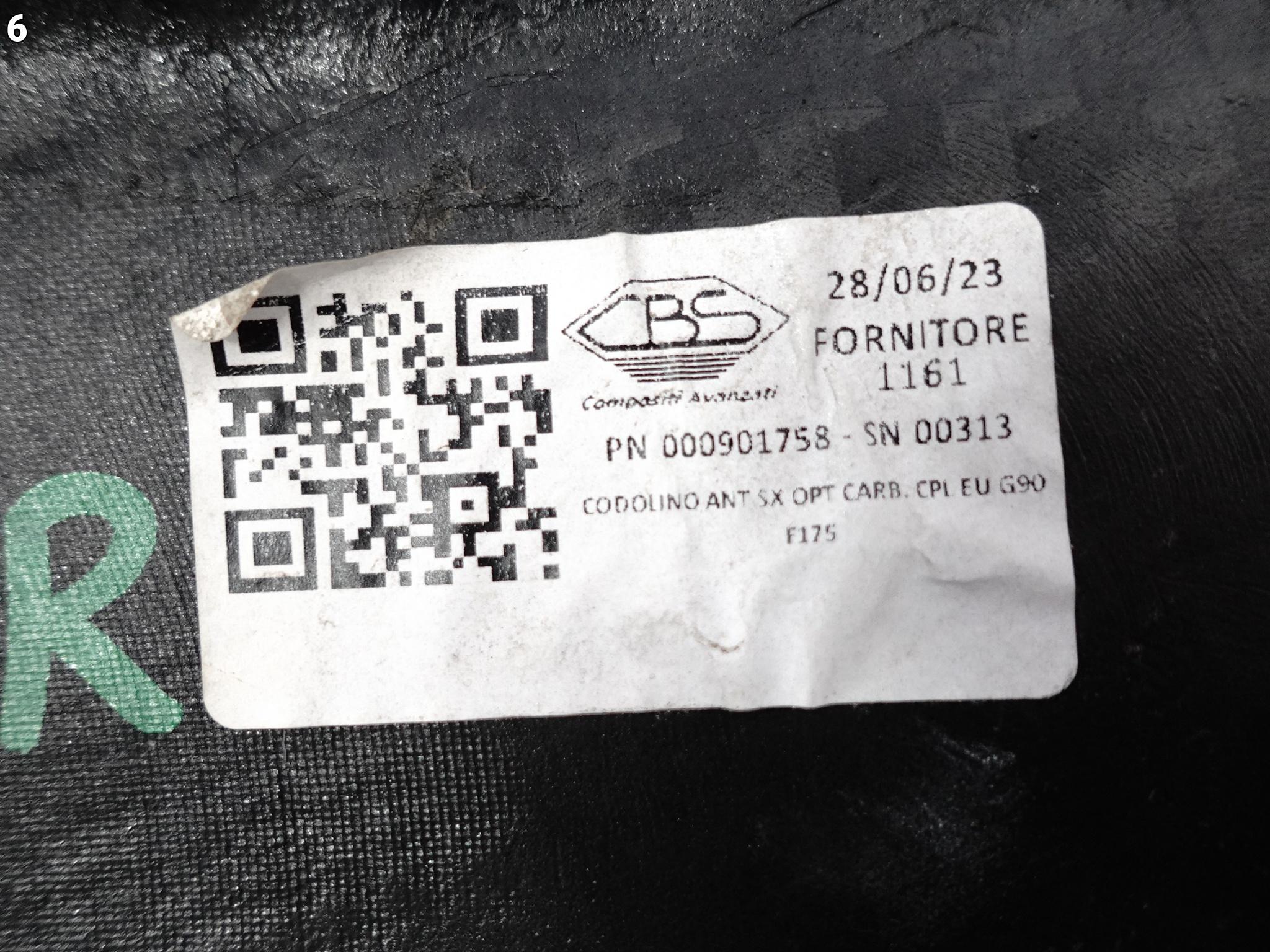 FERRARI PUROSANGUE F175 23- LISTWA NAKŁADKA NA BŁOTNIK CARBON LEWA PRZÓD FERRARI PUROSANGUE F175 23- LISTWA NAKŁADKA NA BŁOTNIK CARBON LEWA PRZÓD - obrazek 7