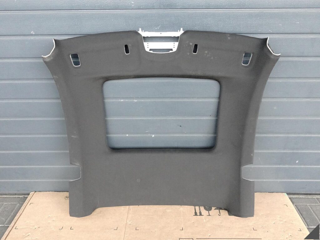 PORSCHE 911 992 20- PODSUFITKA TAPICERKA Z OTWOREM NA SZYBERDACH CZARNA