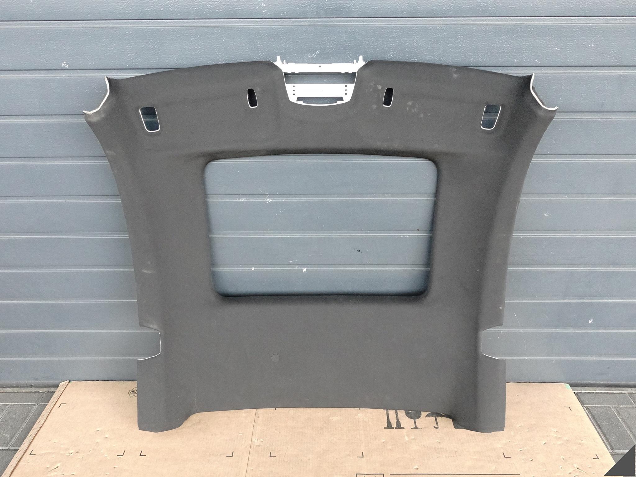 PORSCHE 911 992 20- PODSUFITKA TAPICERKA Z OTWOREM NA SZYBERDACH CZARNA PORSCHE 911 992 20- PODSUFITKA TAPICERKA Z OTWOREM NA SZYBERDACH CZARNA