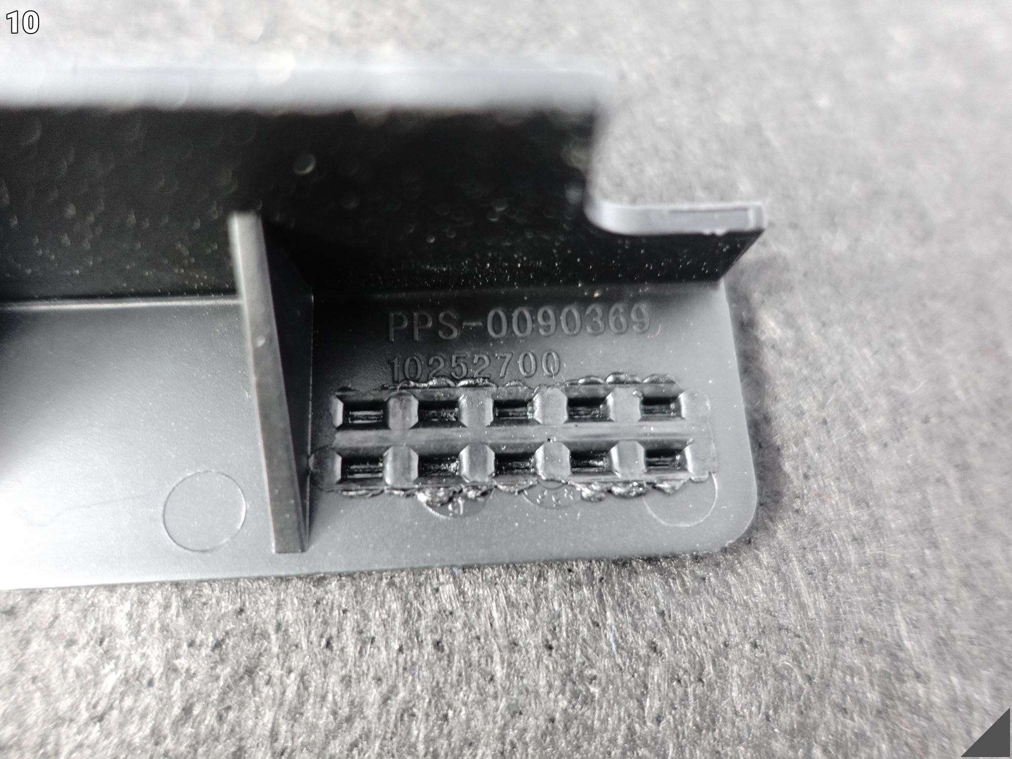 AUDI S8 A8 4H0 D4 LIFT 13-17 TAPICERKA POSZYCIE KLAPY BAGAŻNIKA TYŁ 9X7 AUDI S8 A8 4H0 D4 LIFT 13-17 TAPICERKA POSZYCIE KLAPY BAGAŻNIKA TYŁ 9X7 - obrazek 11