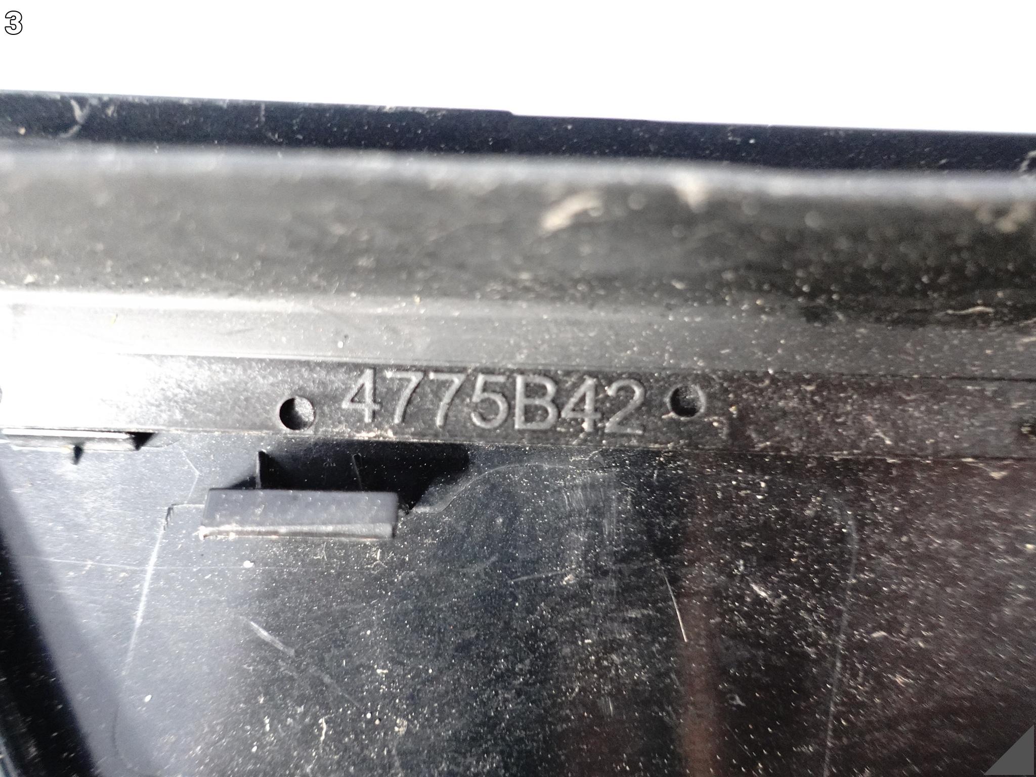 LAND ROVER DEFENDER II 2 L663 90 110 20- LISTWA OSŁONA SŁUPKA A PRAWA PRZÓD LAND ROVER DEFENDER II 2 L663 90 110 20- LISTWA OSŁONA SŁUPKA A PRAWA PRZÓD - obrazek 4