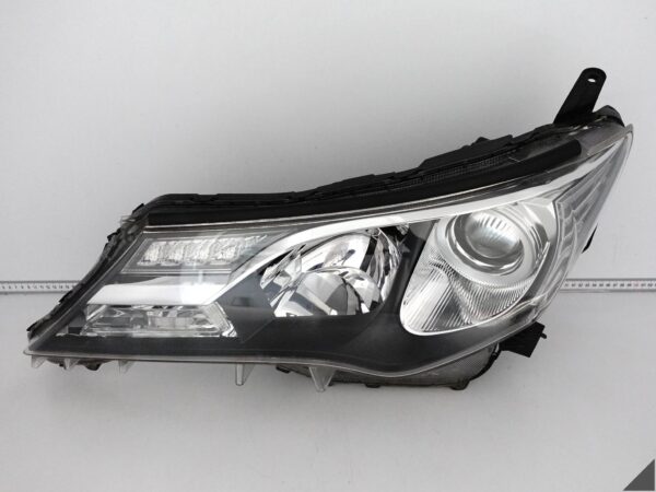 TOYOTA RAV4 IV (4 GENERACJA) 13-15 LAMPA HALOGEN ZWYKŁA + LED LEWA PRZÓD EU TOYOTA RAV4 IV (4 GENERACJA) 13-15 LAMPA HALOGEN ZWYKŁA + LED LEWA PRZÓD EU