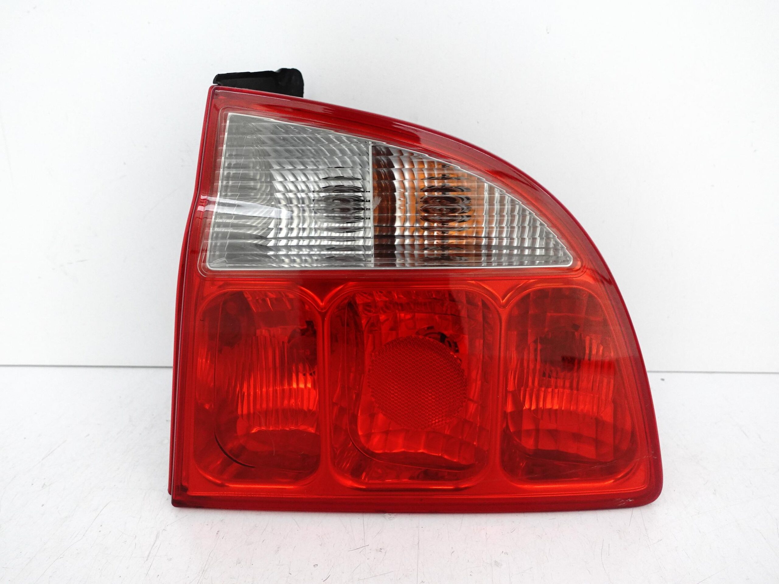 MASERATI 4200 GT GRANSPORT COUPE CC 02-07 LAMPA PRAWA TYŁ EUROPA MASERATI 4200 GT GRANSPORT COUPE CC 02-07 LAMPA PRAWA TYŁ EUROPA
