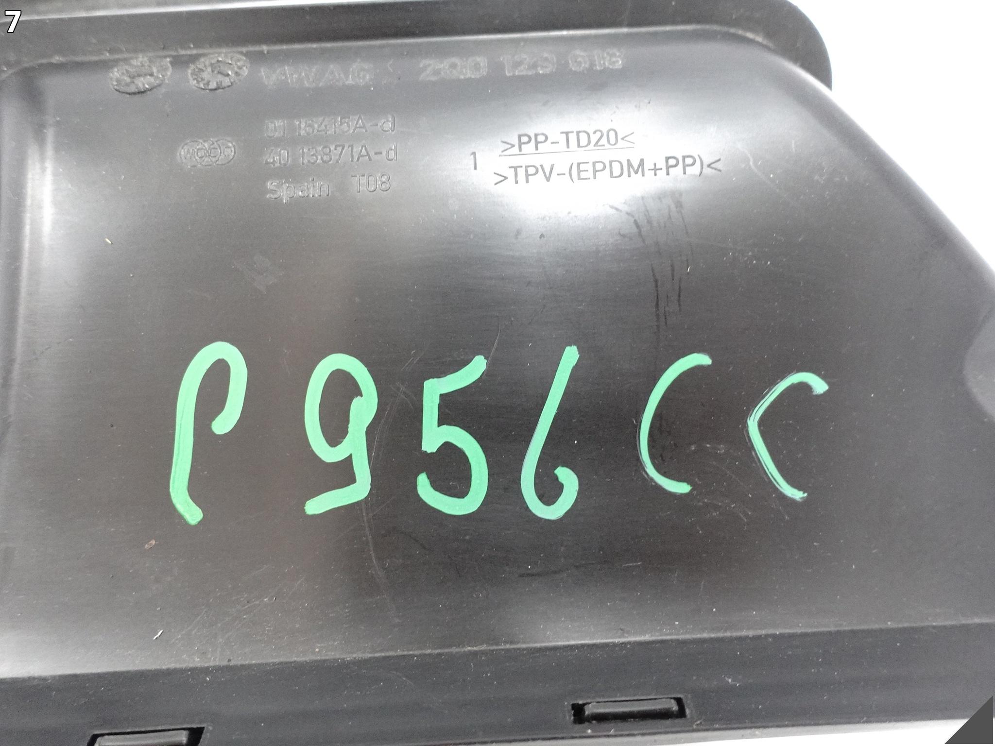 AUDI A1 82A A3 8Y0 SEAT IBIZA V 6F0 VW SKODA OBUDOWA FILTRA POWIETRZA WLOT AUDI A1 82A A3 8Y0 SEAT IBIZA V 6F0 VW SKODA OBUDOWA FILTRA POWIETRZA WLOT - obrazek 9